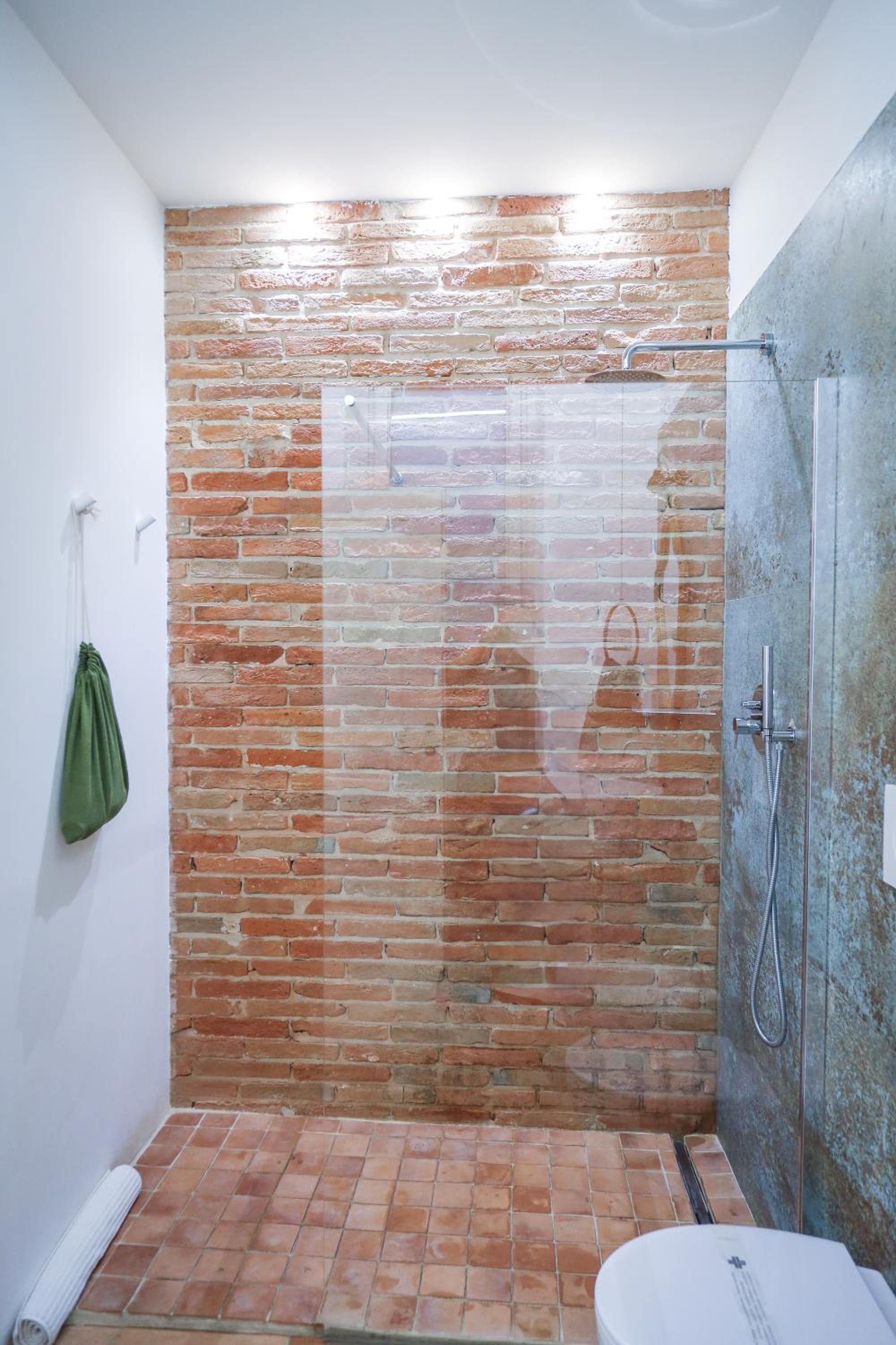 Studio - Photo 28