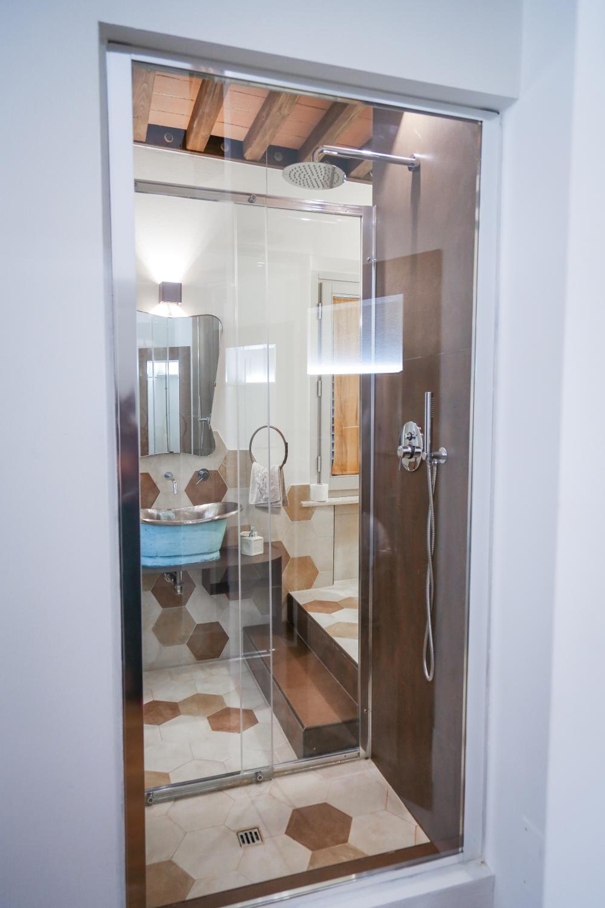 Deluxe Room - Photo 8