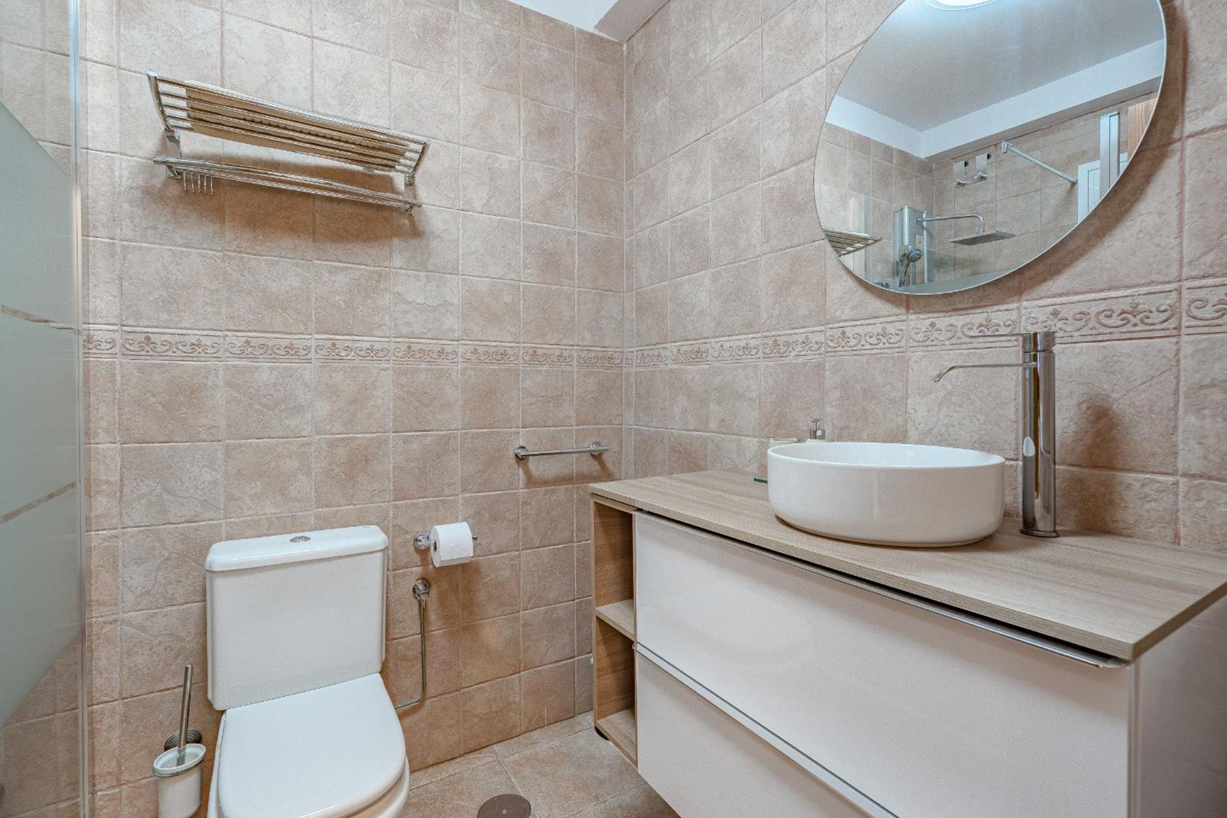 Four-Bedroom House photo 3