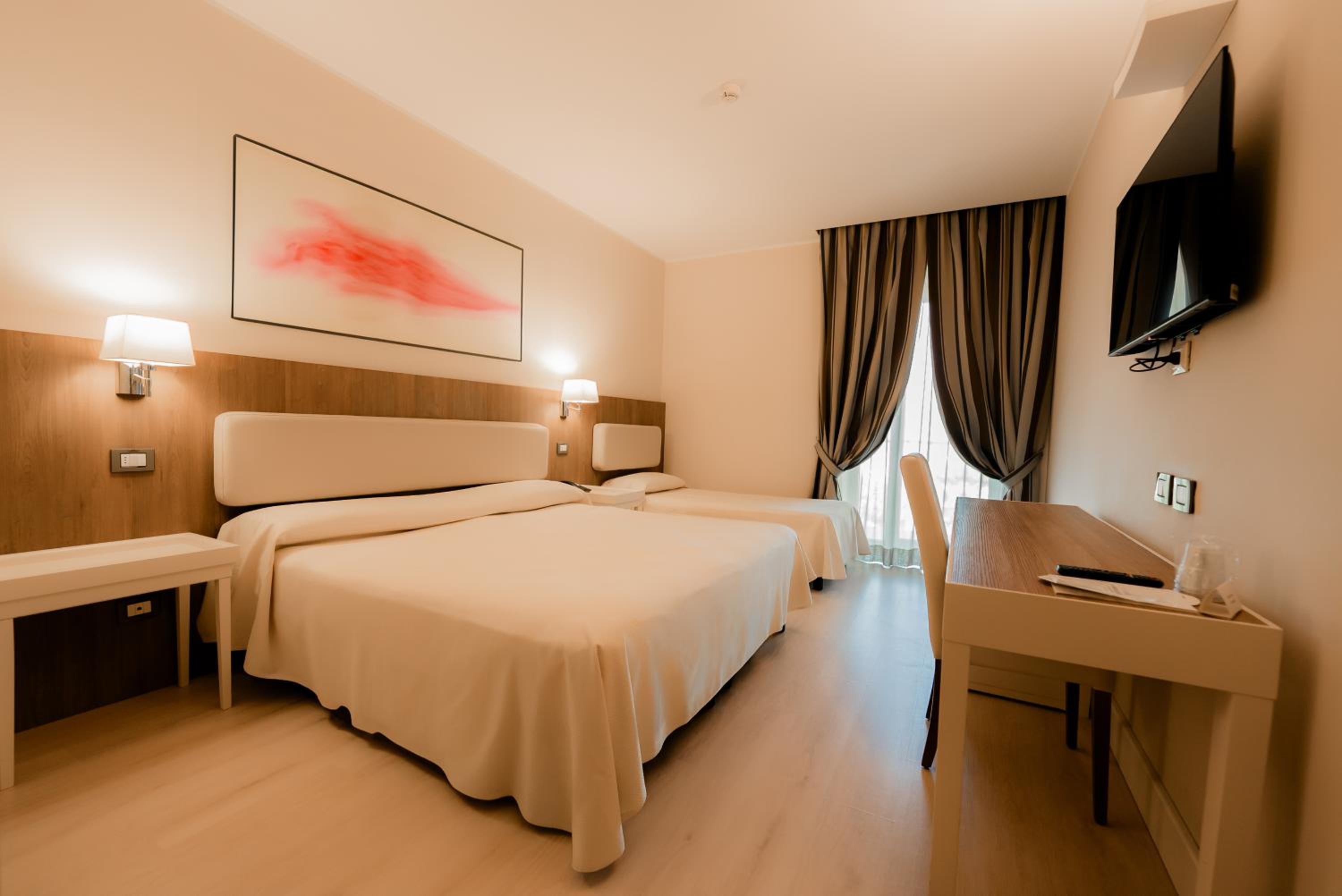 Superior Double or Twin Room - Photo 6