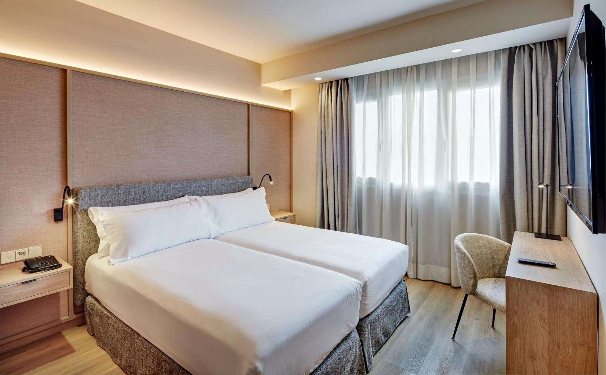 Standard Double Room - Photo 6