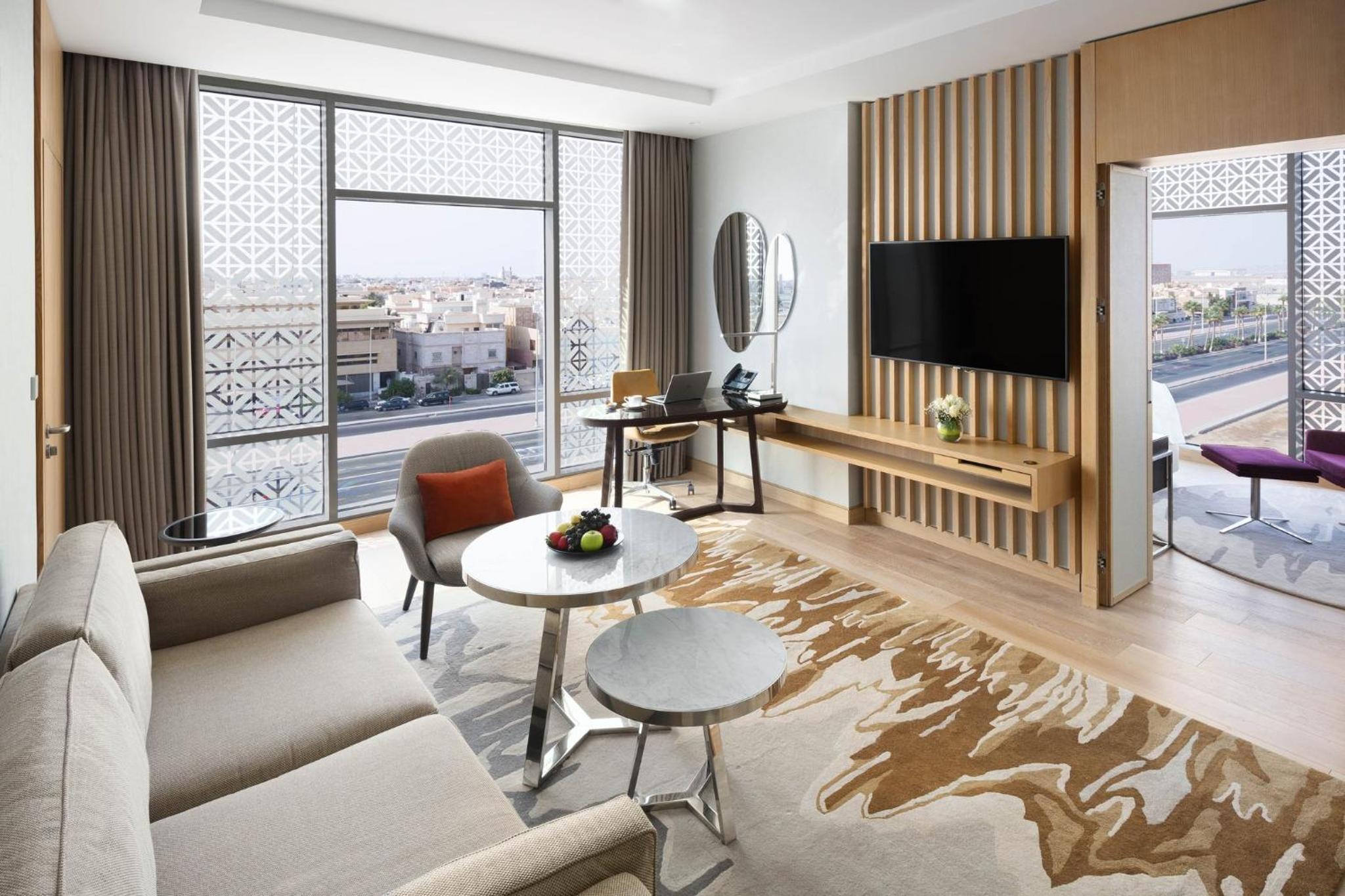 One-Bedroom Suite - Photo 4