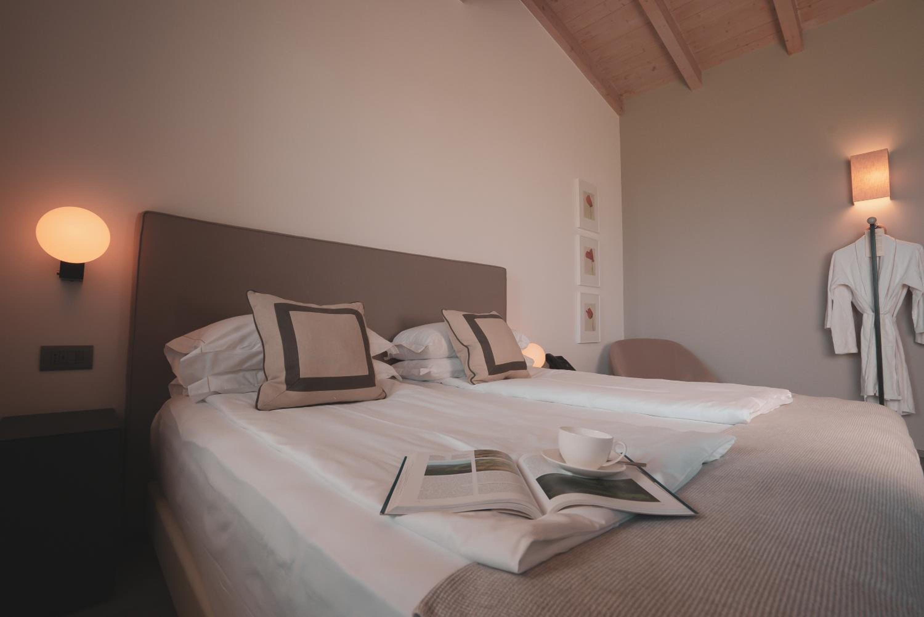 Junior Suite with Vineyard View