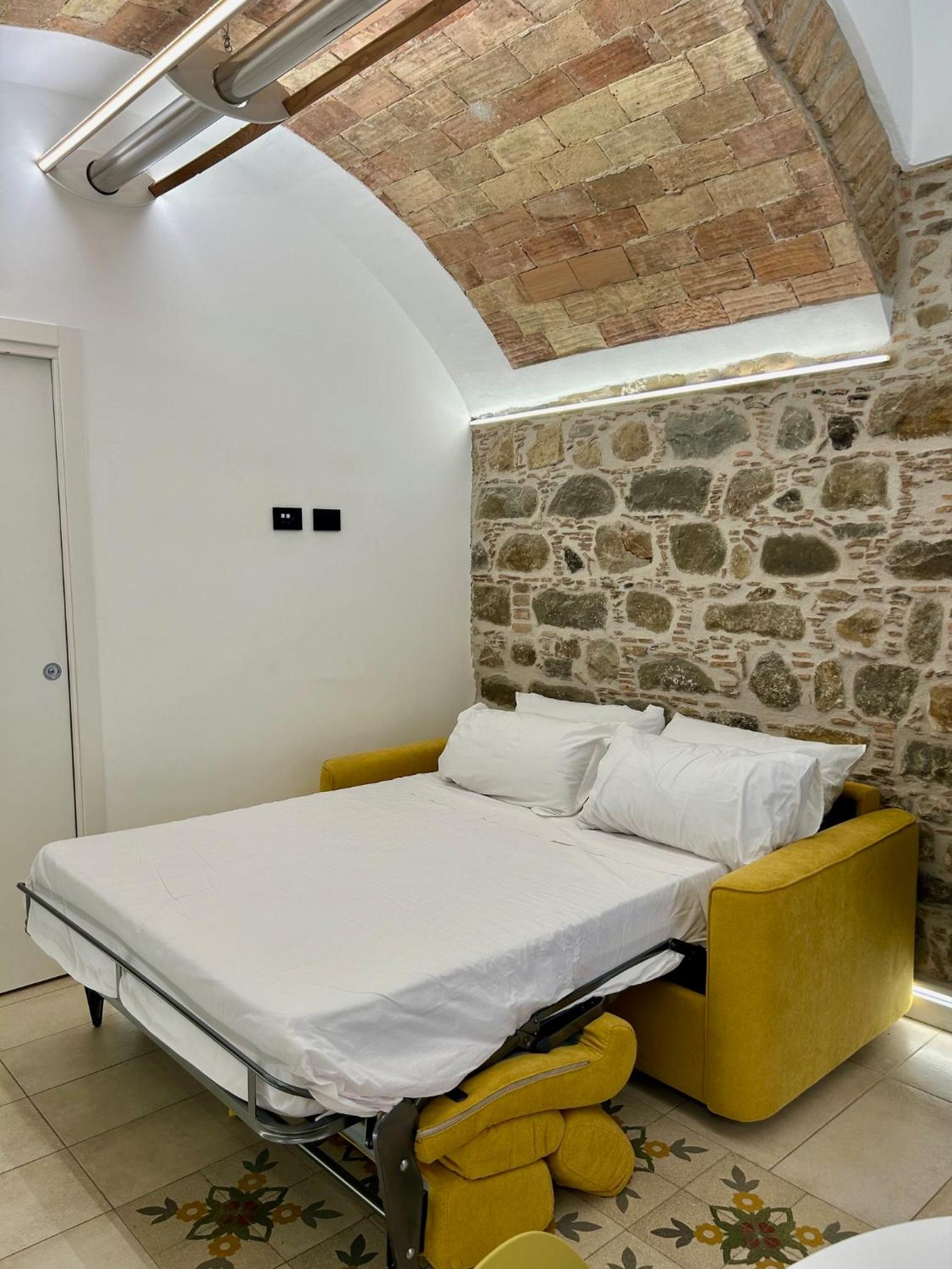 King Studio with Sofa Bed - Photo 1