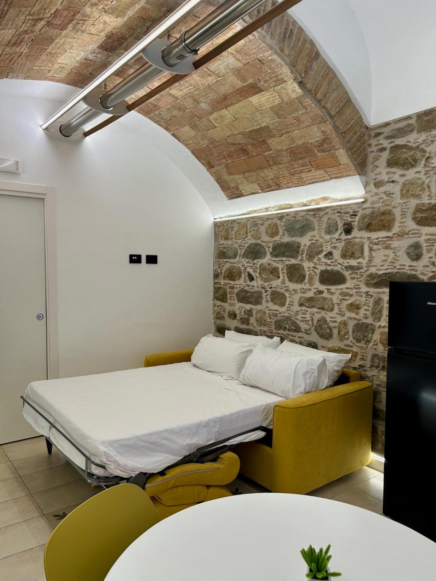 King Studio with Sofa Bed - Photo 5
