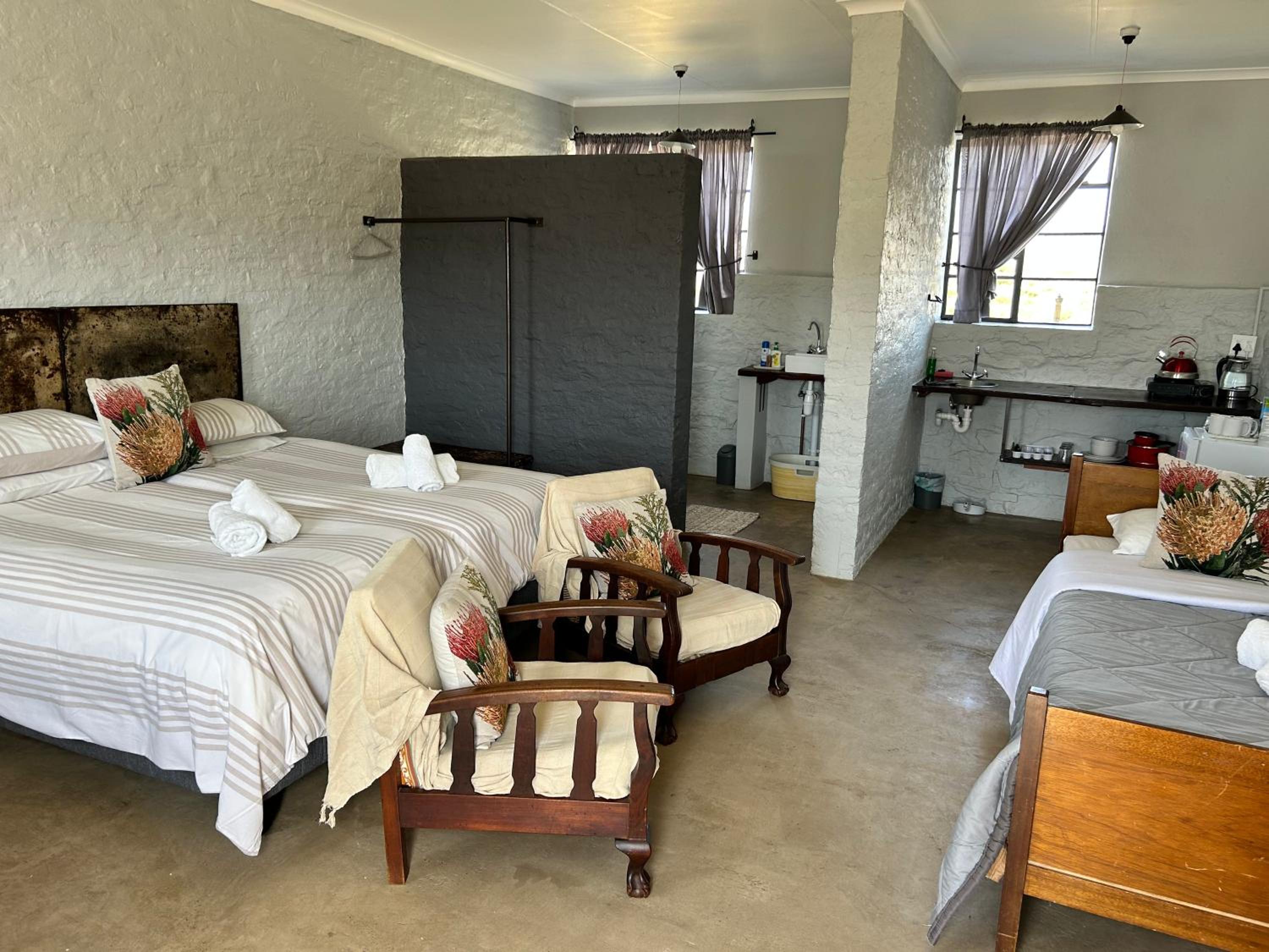 Triple Room with Shared Bathroom photo 2
