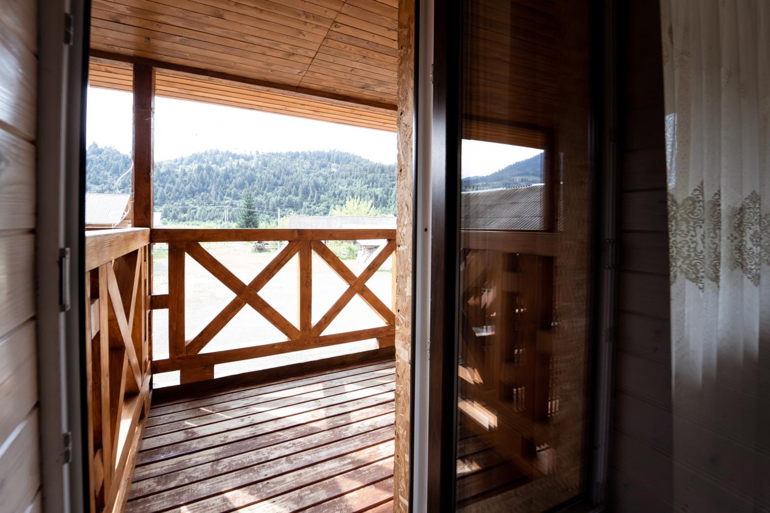Deluxe Double Room with Balcony photo 3