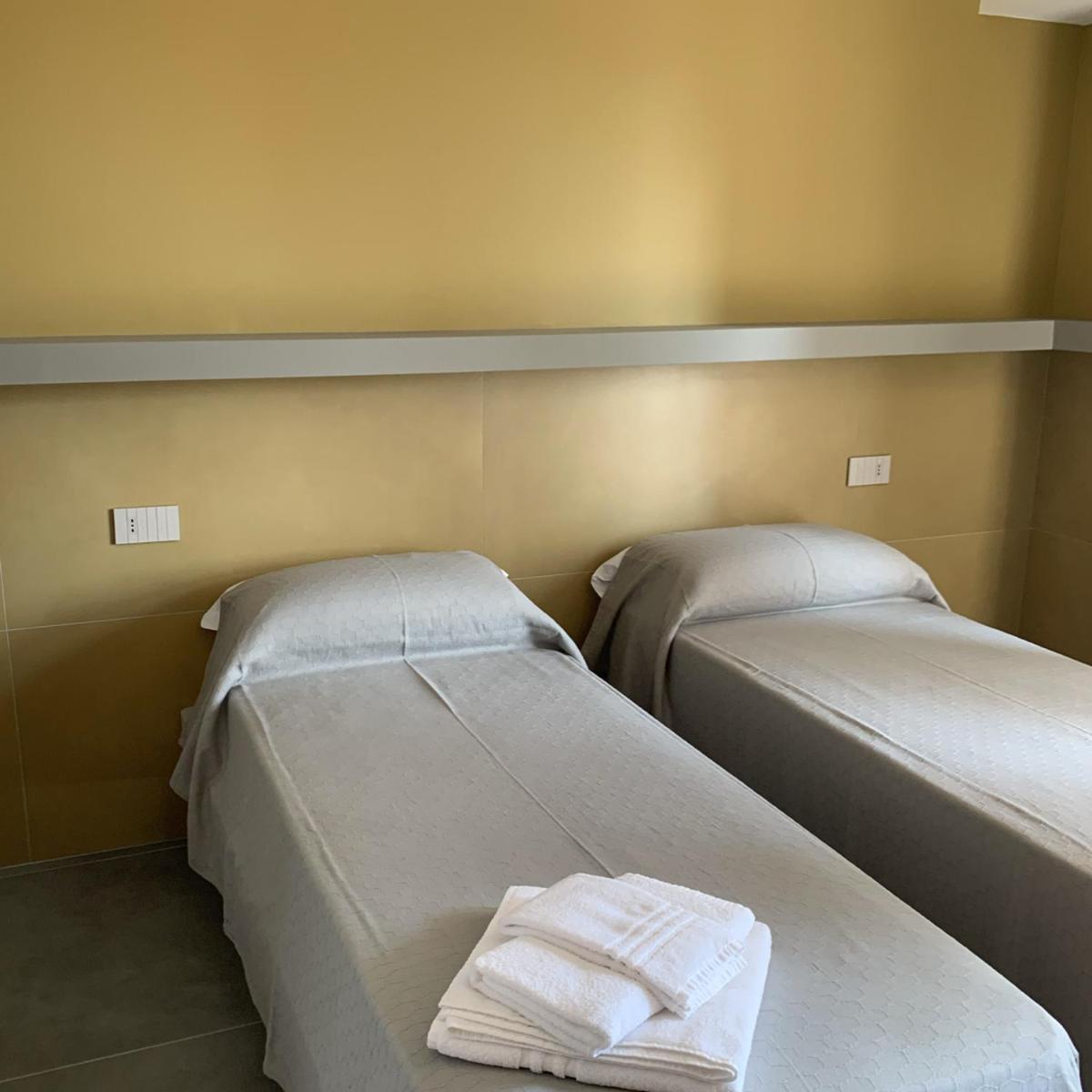 Twin Room with Bathroom photo 1