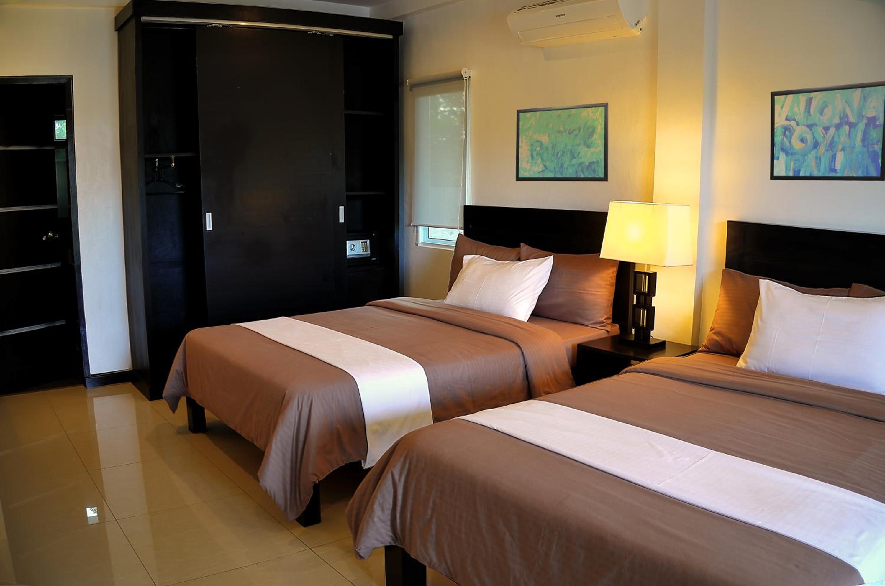 Deluxe Queen Room photo 2