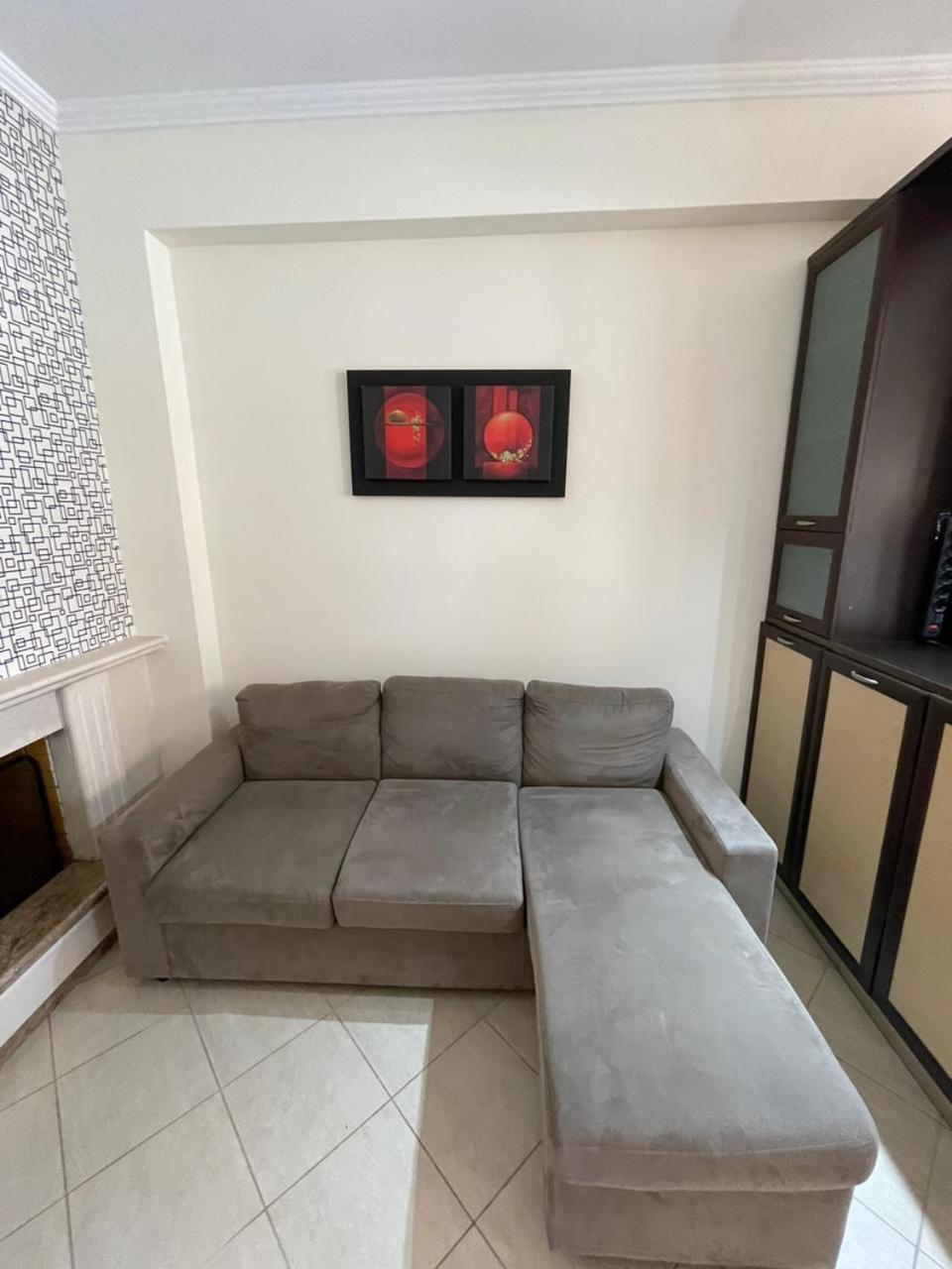 One-Bedroom Apartment photo 3