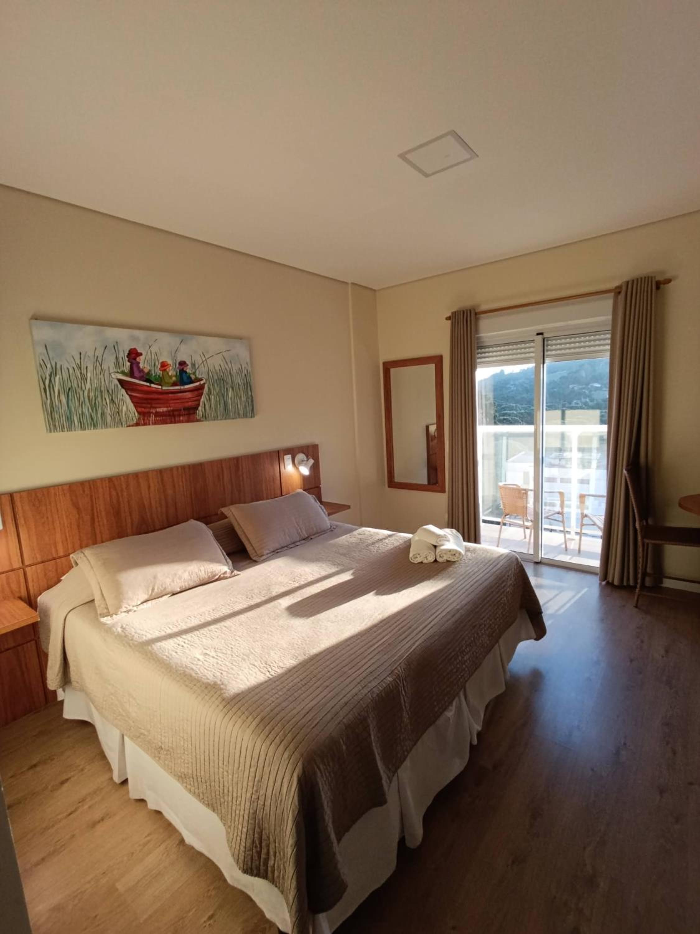 Quarto Duplo Luxo com Varanda e Vista photo 3