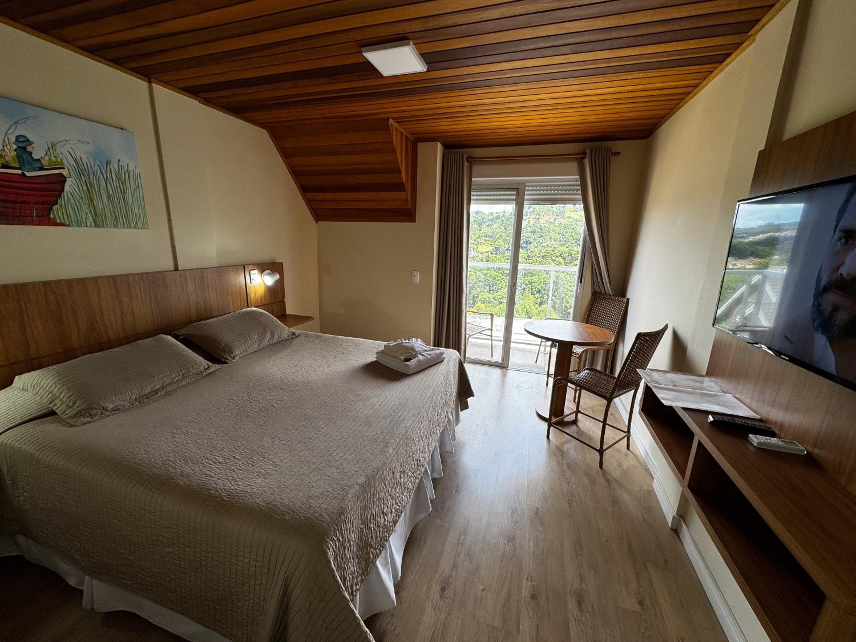 Quarto Duplo Luxo Superior com Varanda e Vista photo 1