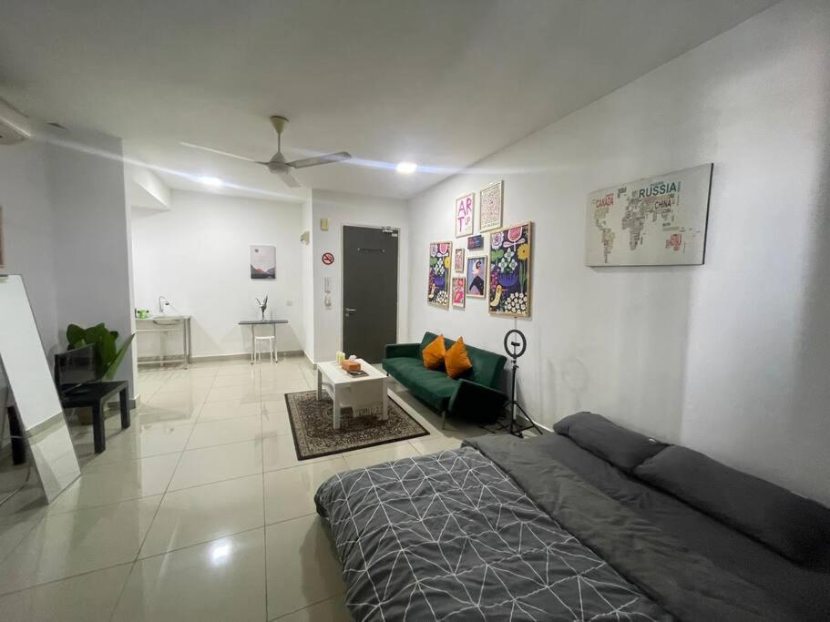 One-Bedroom Apartment photo 2