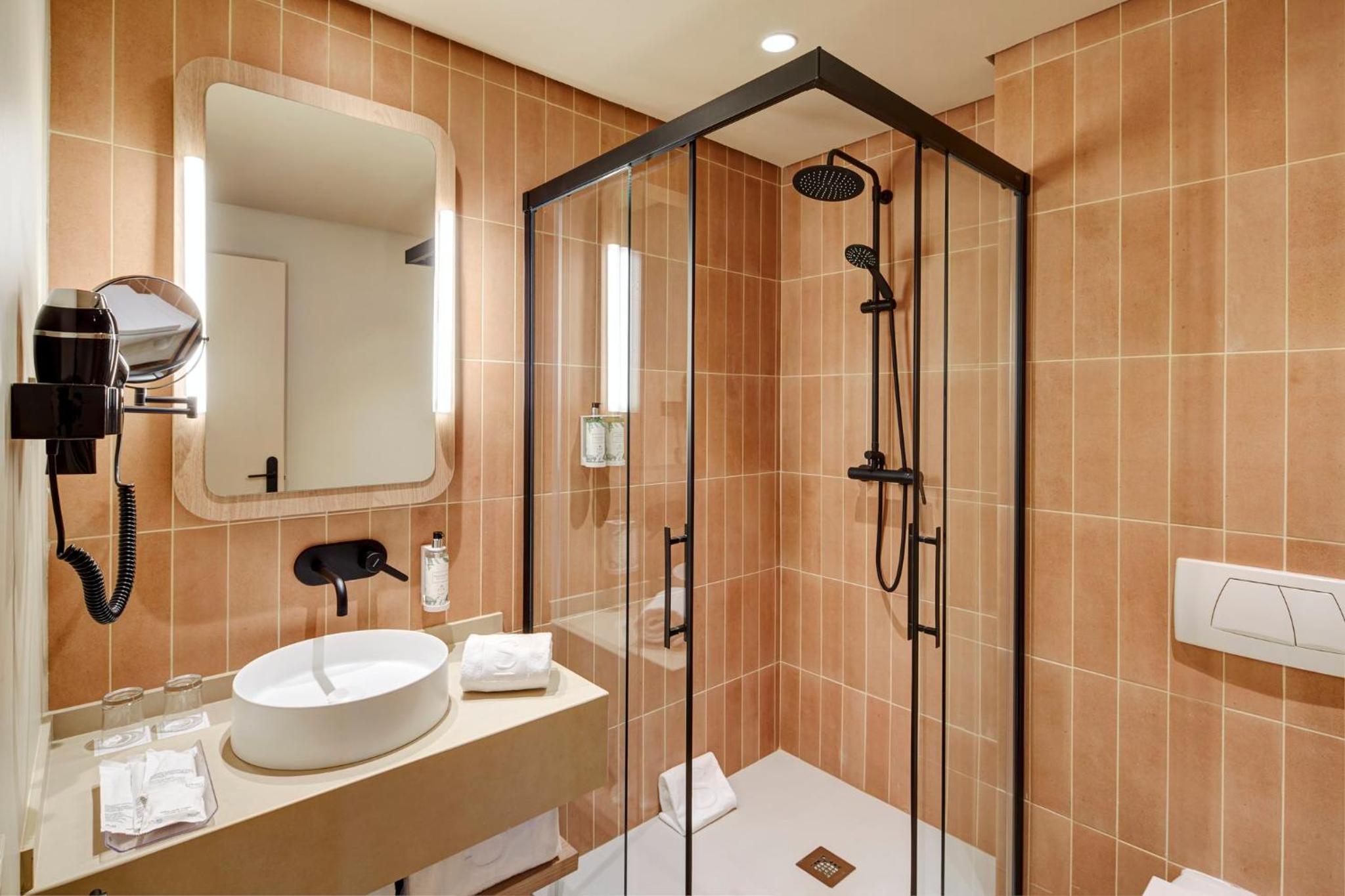 Standard Double Room - Photo 5