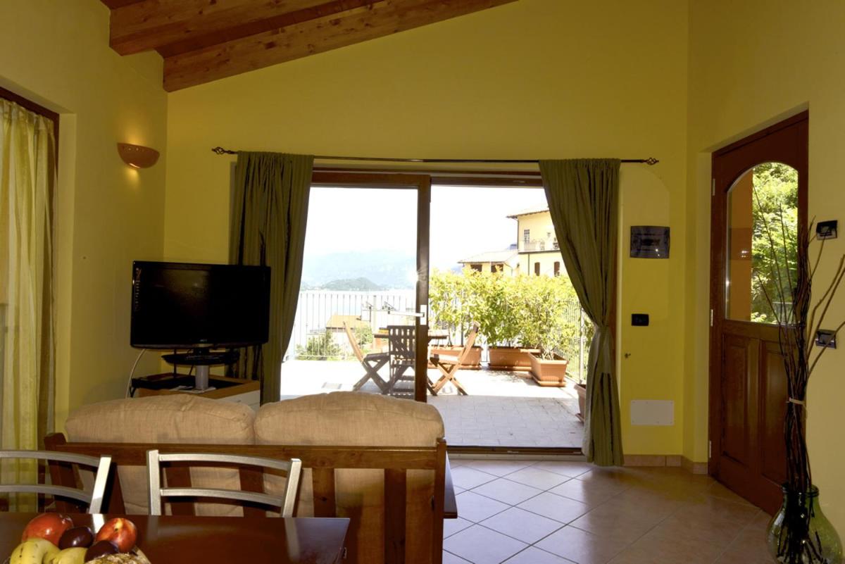Two-Bedroom Apartment with Lake View photo 3