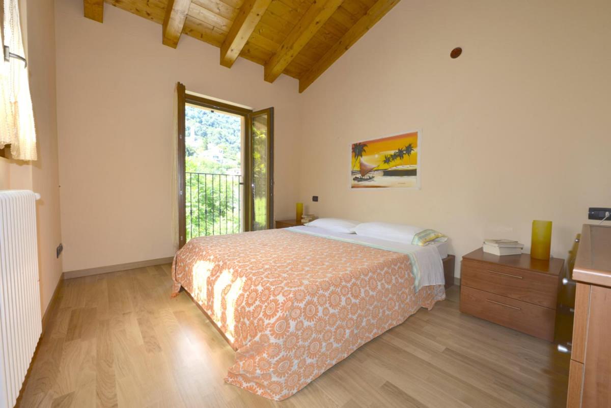 Two-Bedroom Apartment - Split Level photo 3