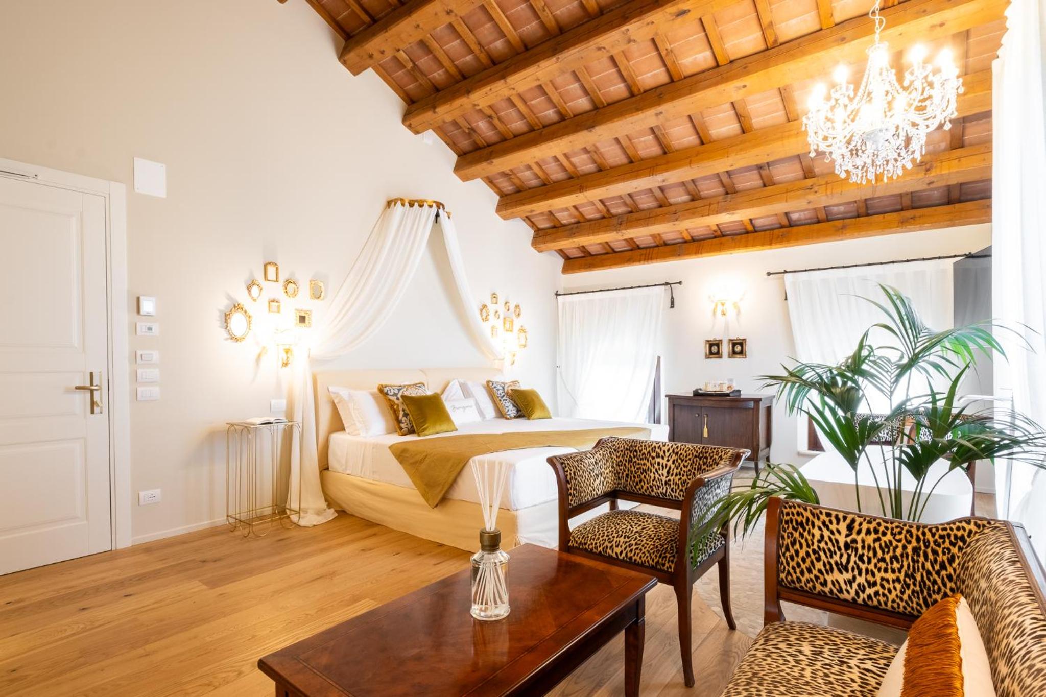 Superior King Suite