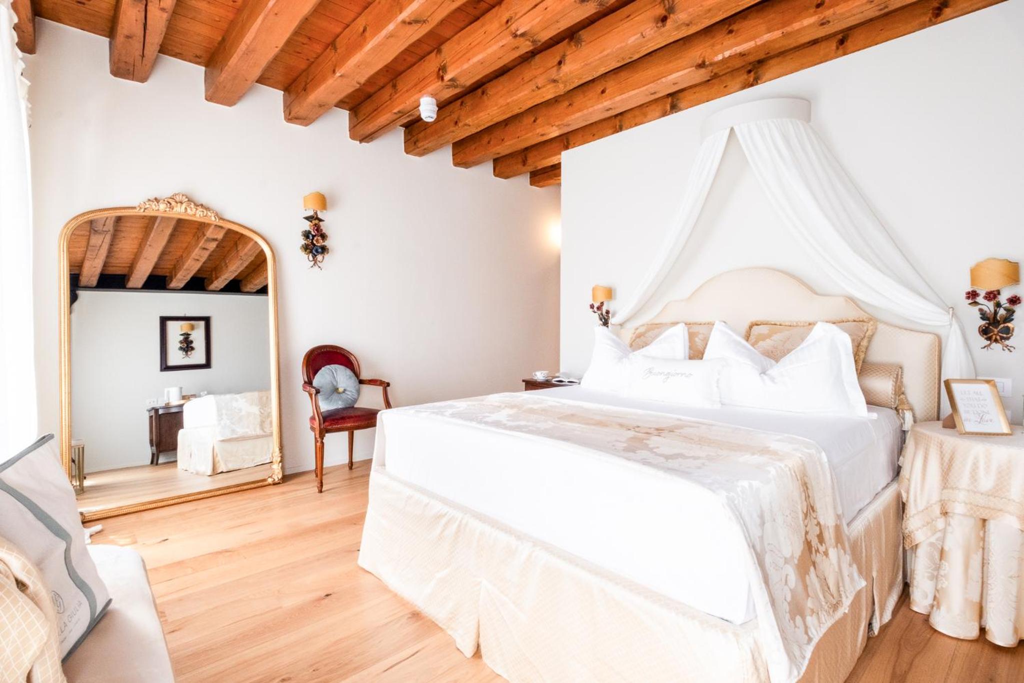 Junior Suite with Garden View