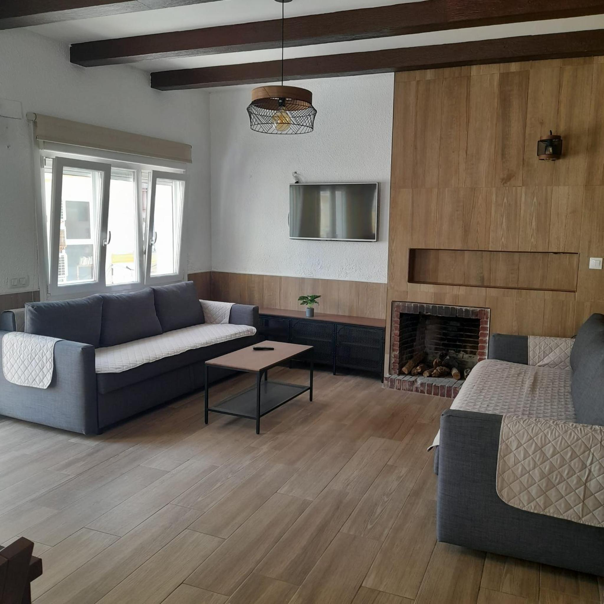 Apartamento de dos habitaciones con balcón y terraza