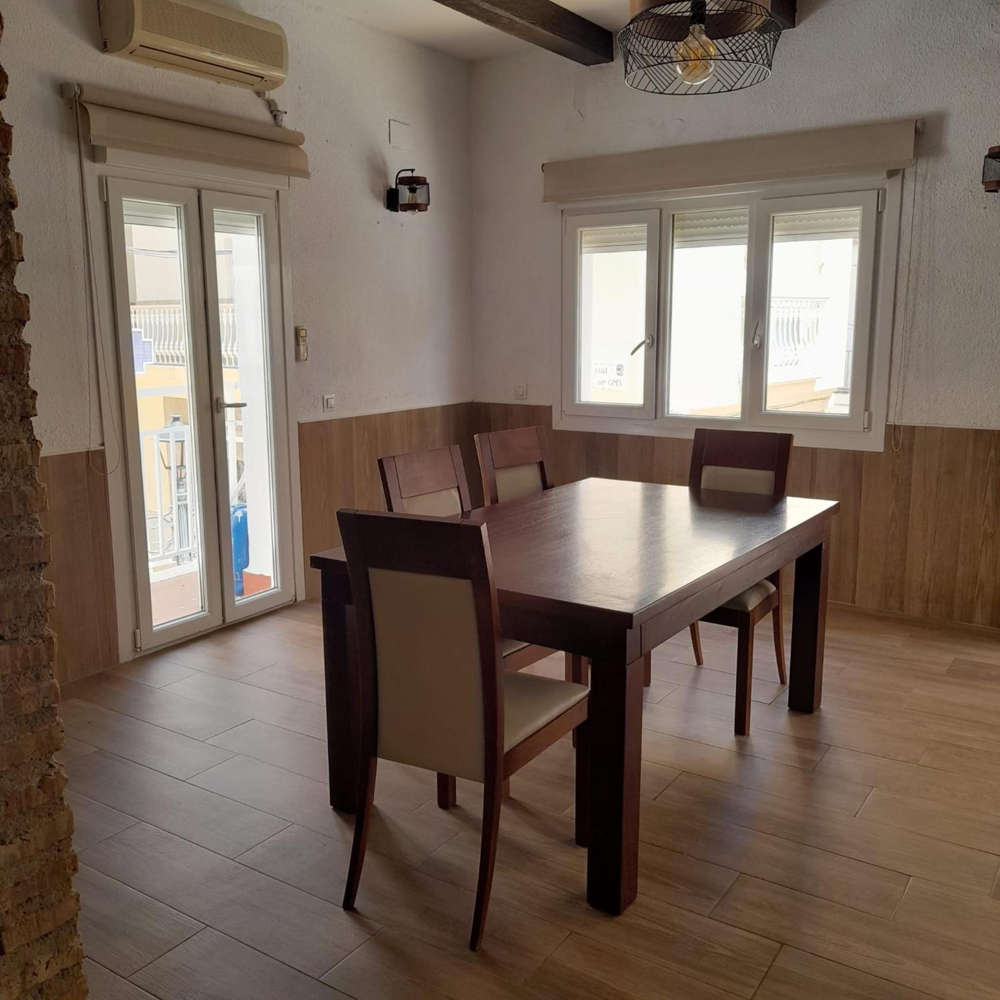 Two-Bedroom Apartment With Balcony And Terrace photo 2