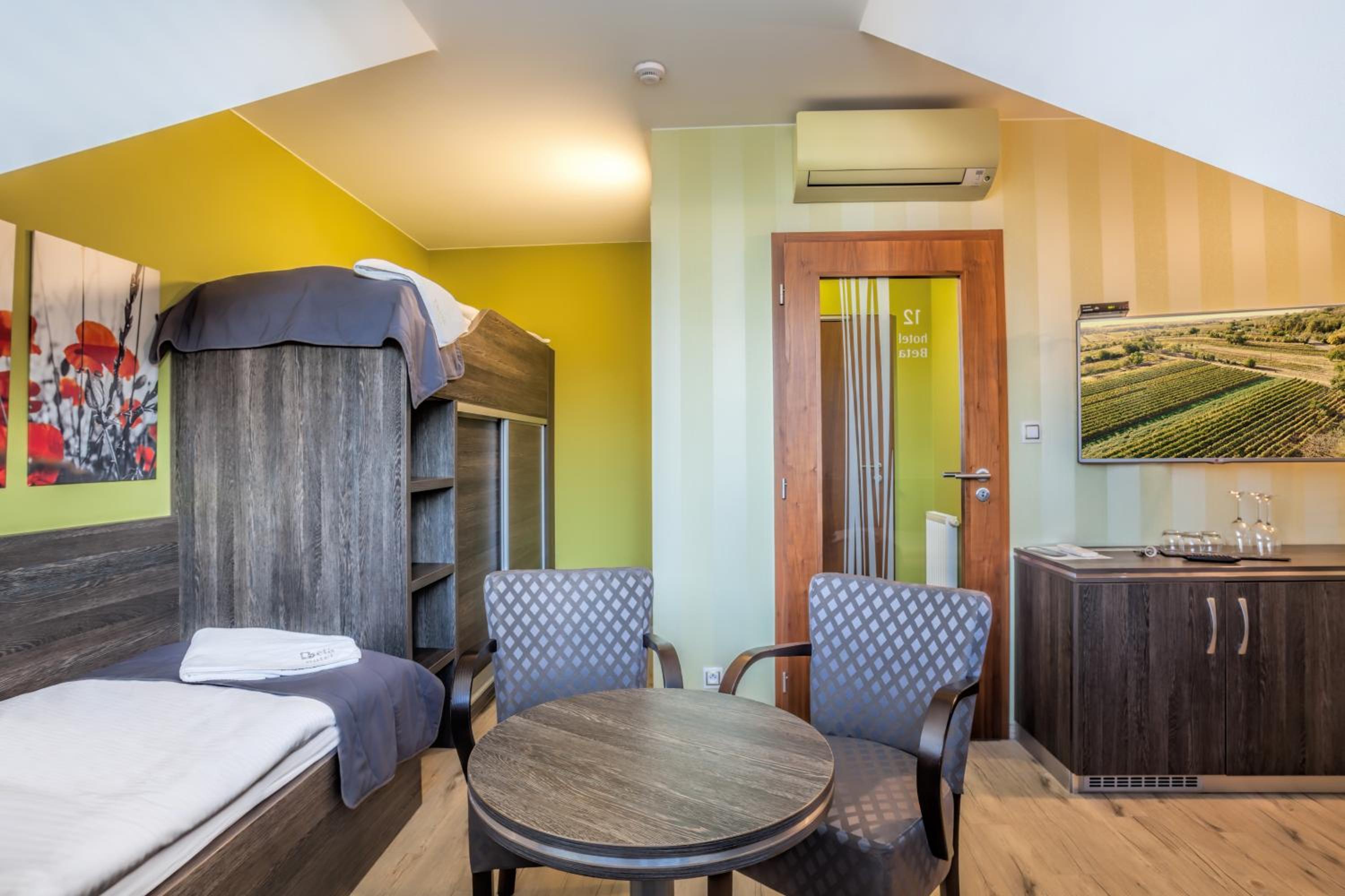 Standard Twin Room - Photo 1