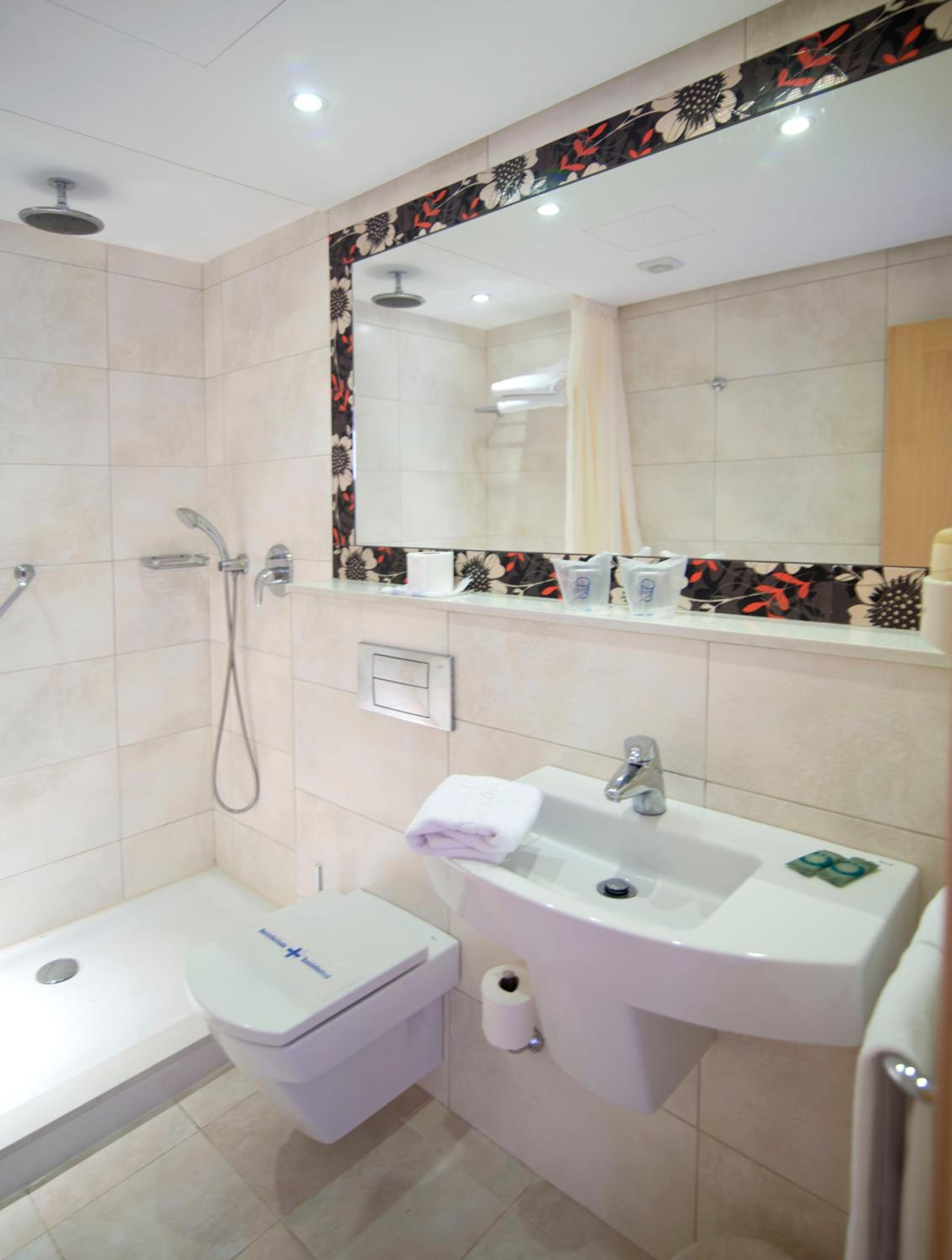Premium Double Room with Balcony thumbnail 6