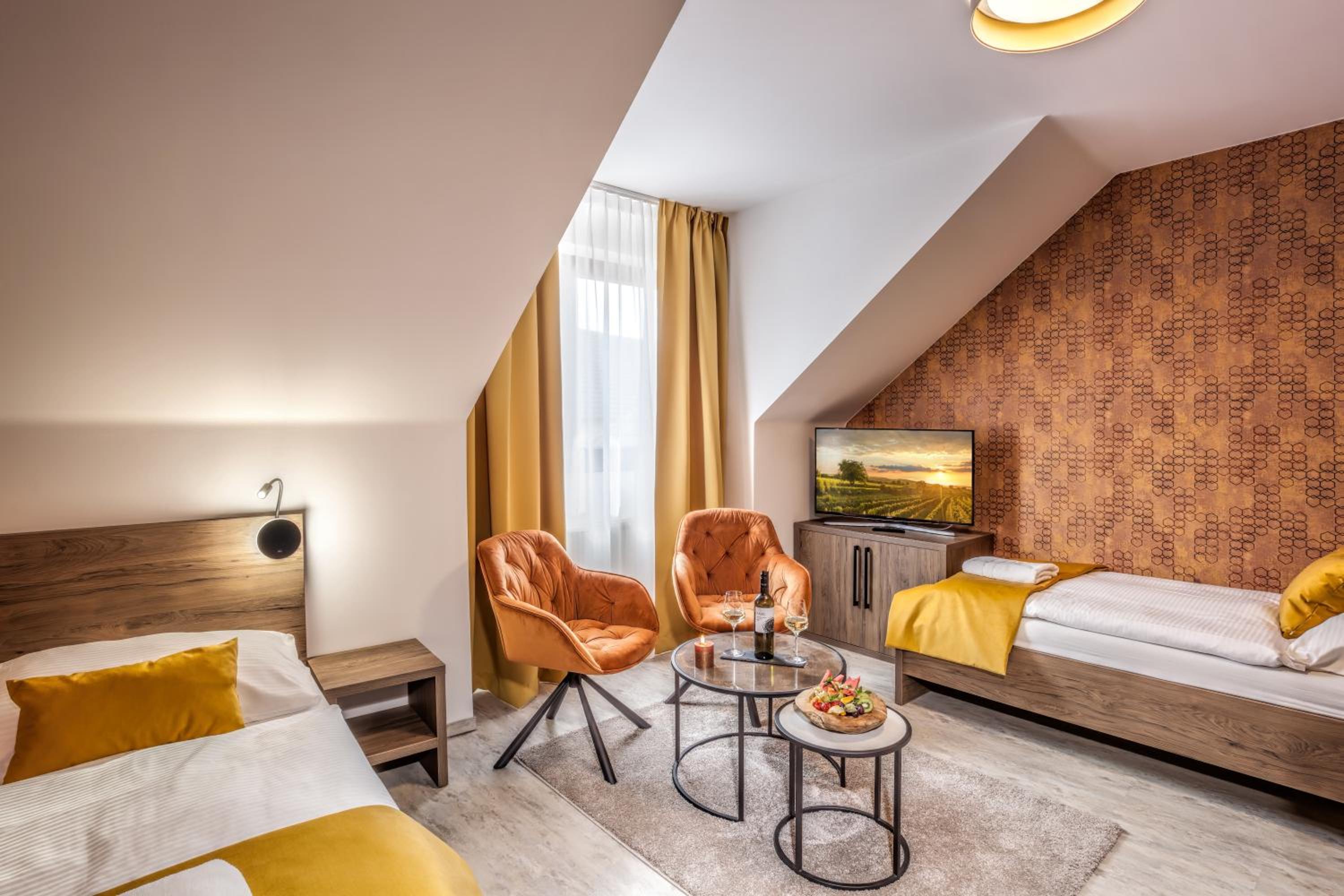 Deluxe Twin Room - Photo 1