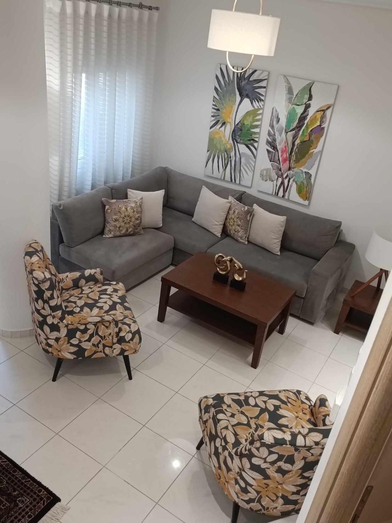 Three-Bedroom Villa - Photo 8