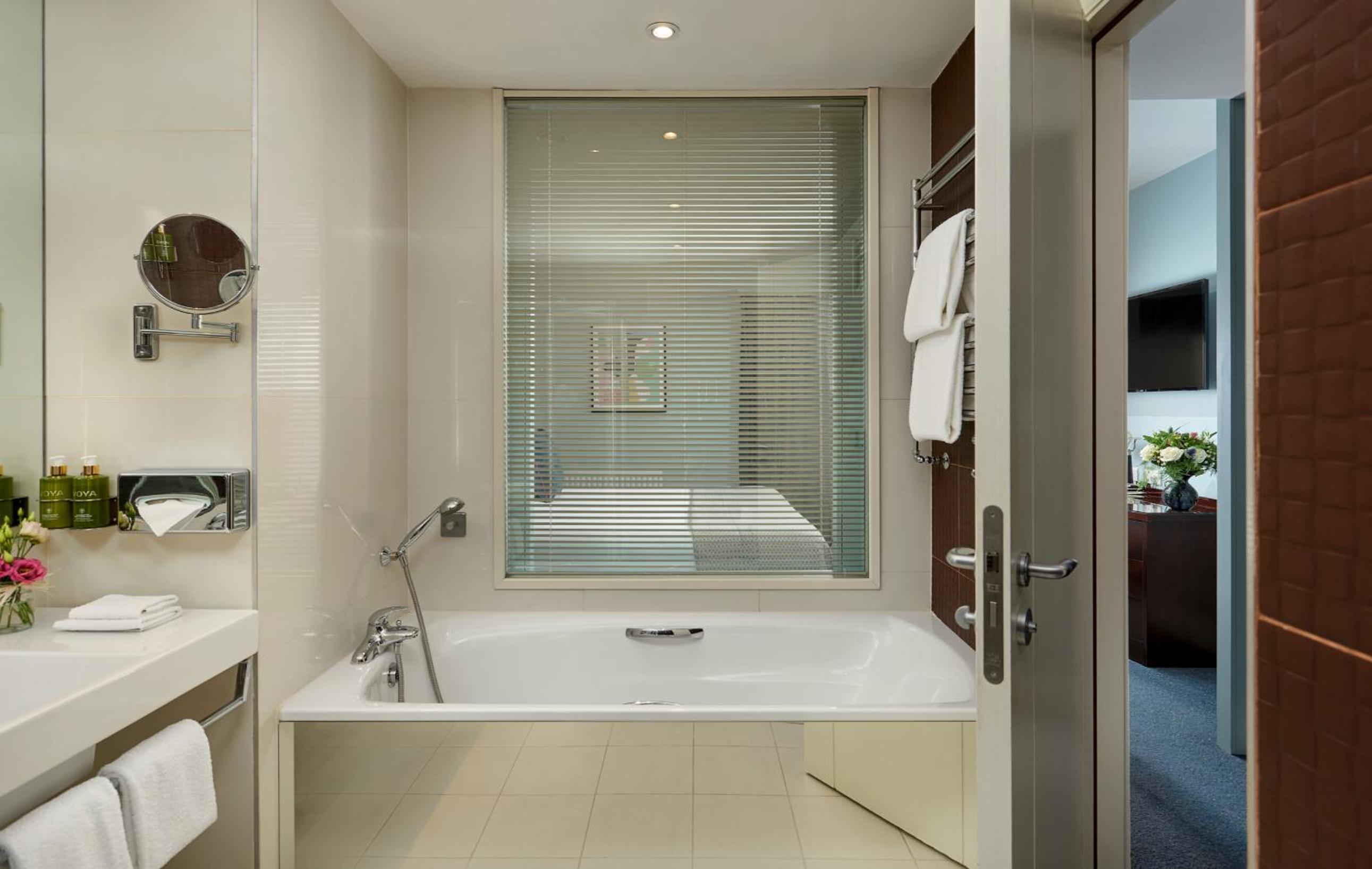 Deluxe Twin Room - Photo 2