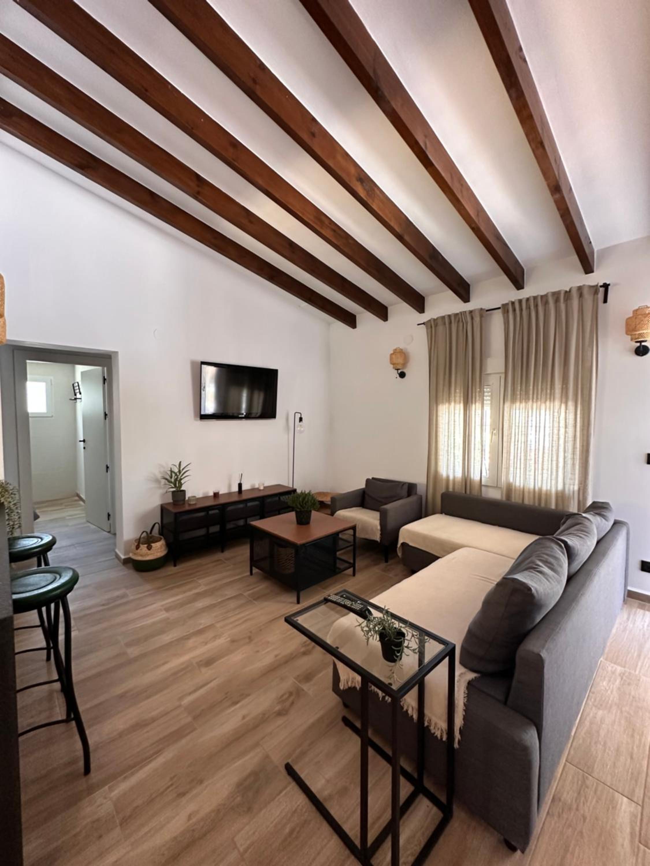 Four-Bedroom House photo 3