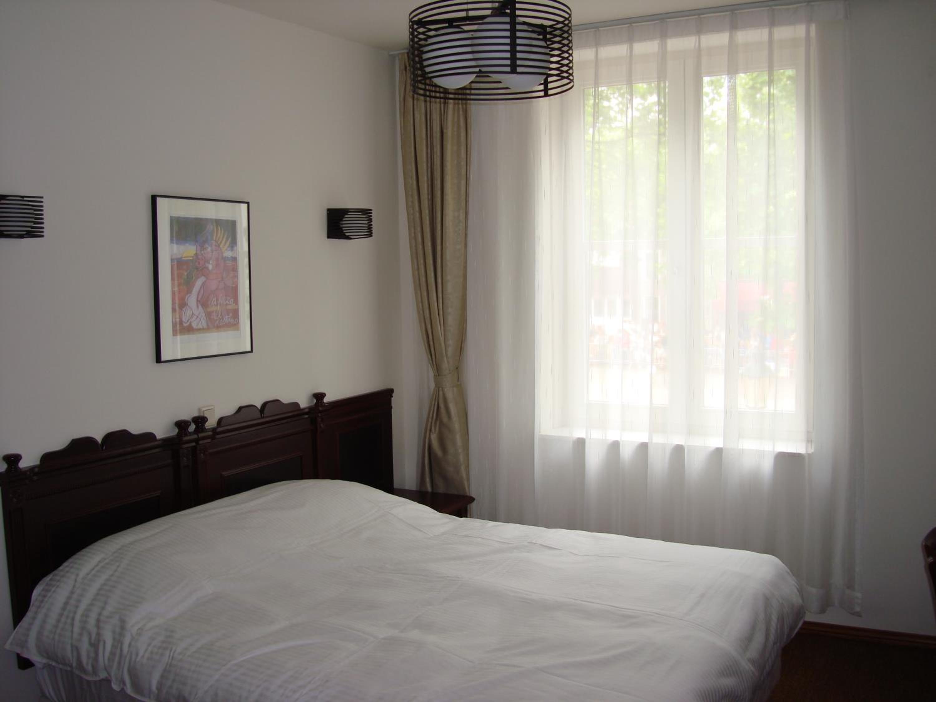 Standard Double or Twin Room - Photo 6