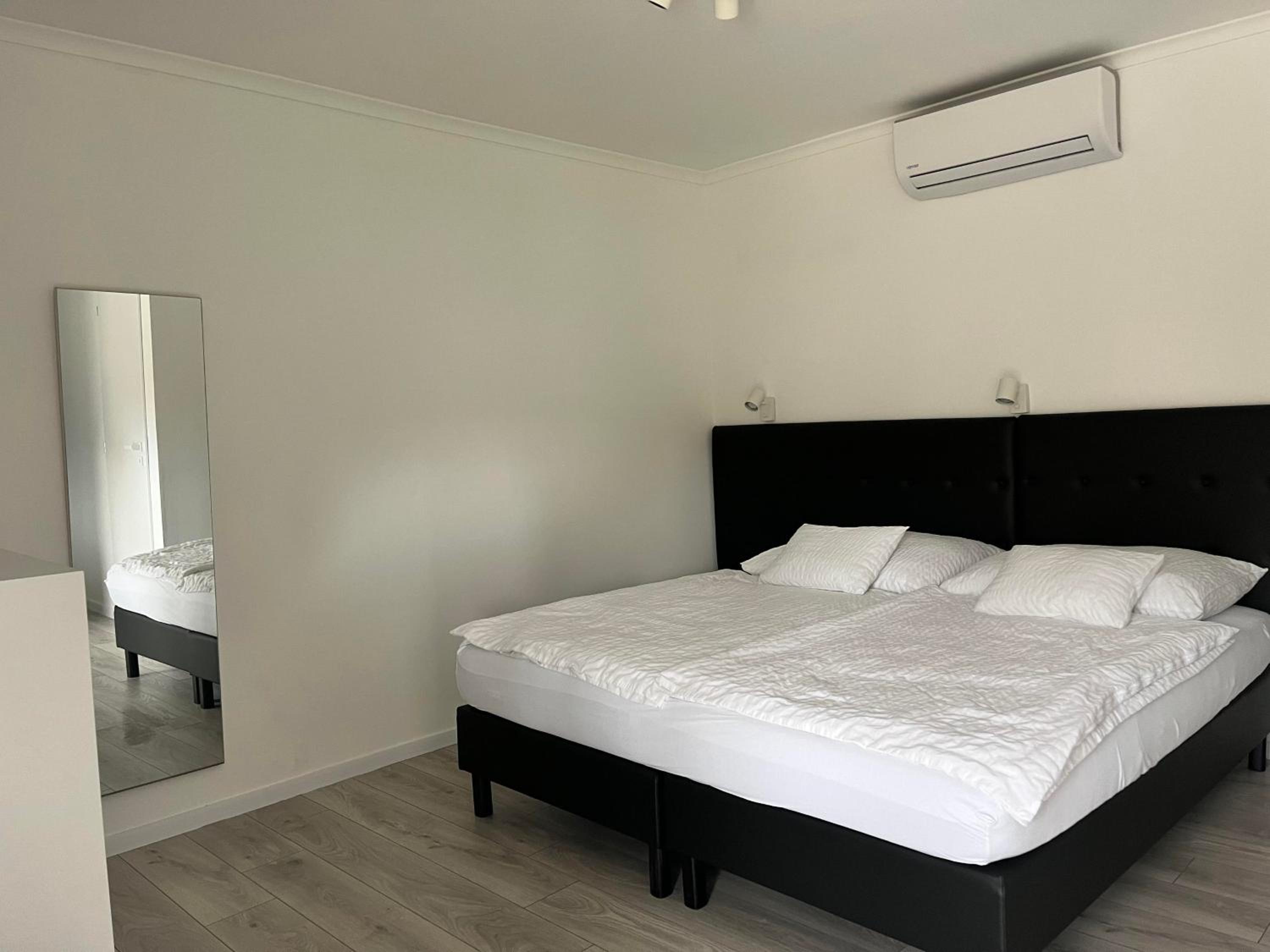 Studio Apartment photo 1