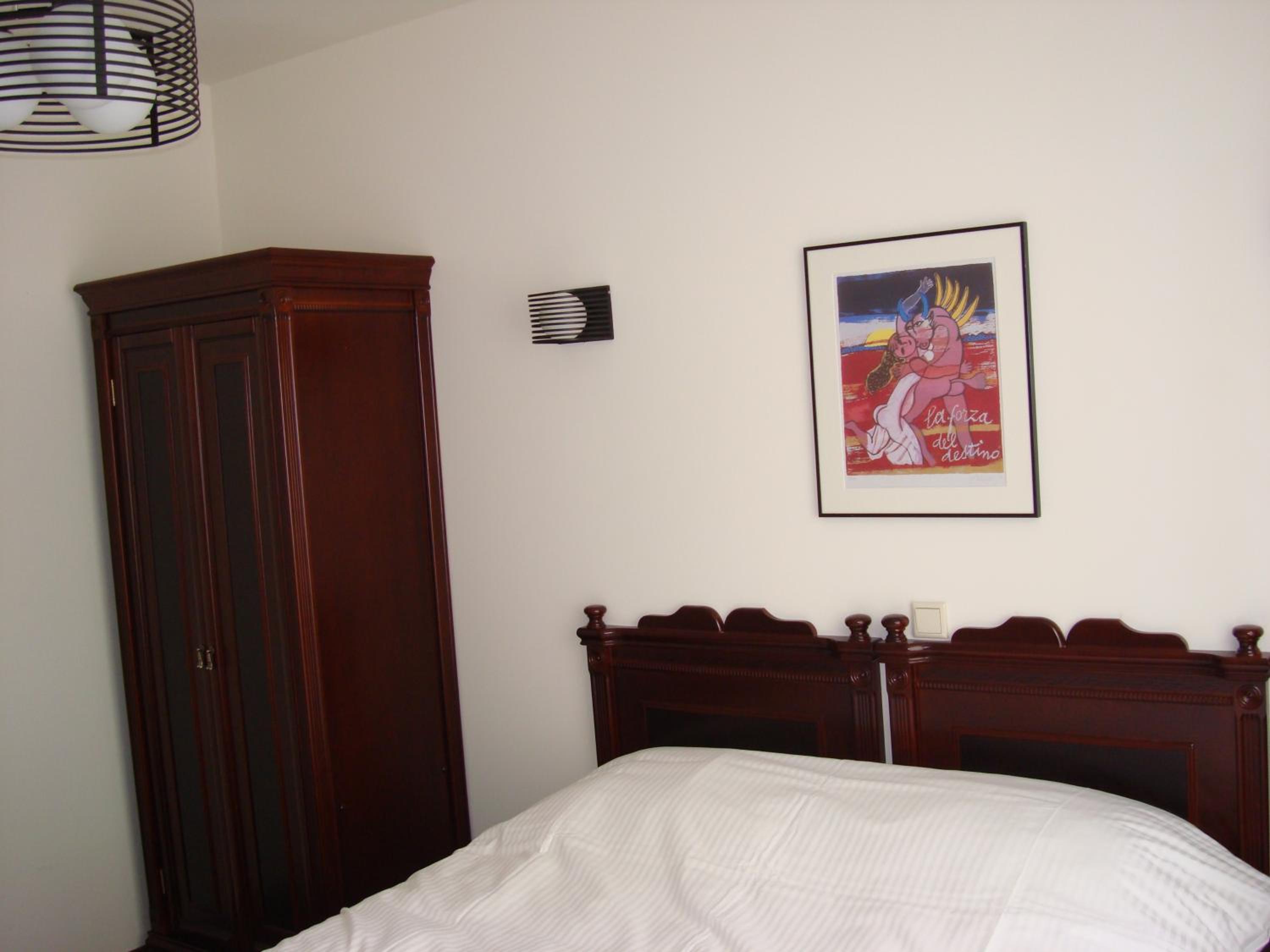 Standard Double or Twin Room - Photo 4