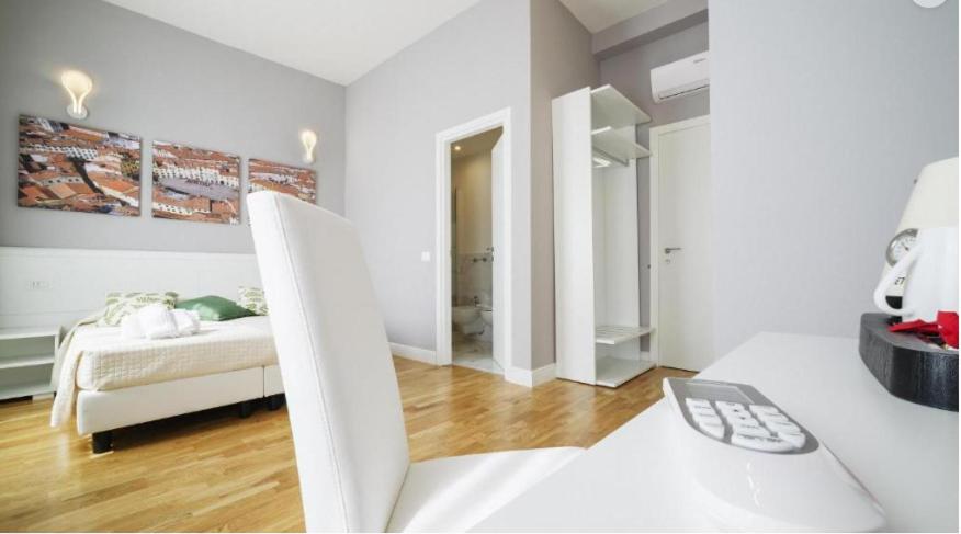 Double Room with Private Bathroom photo 2