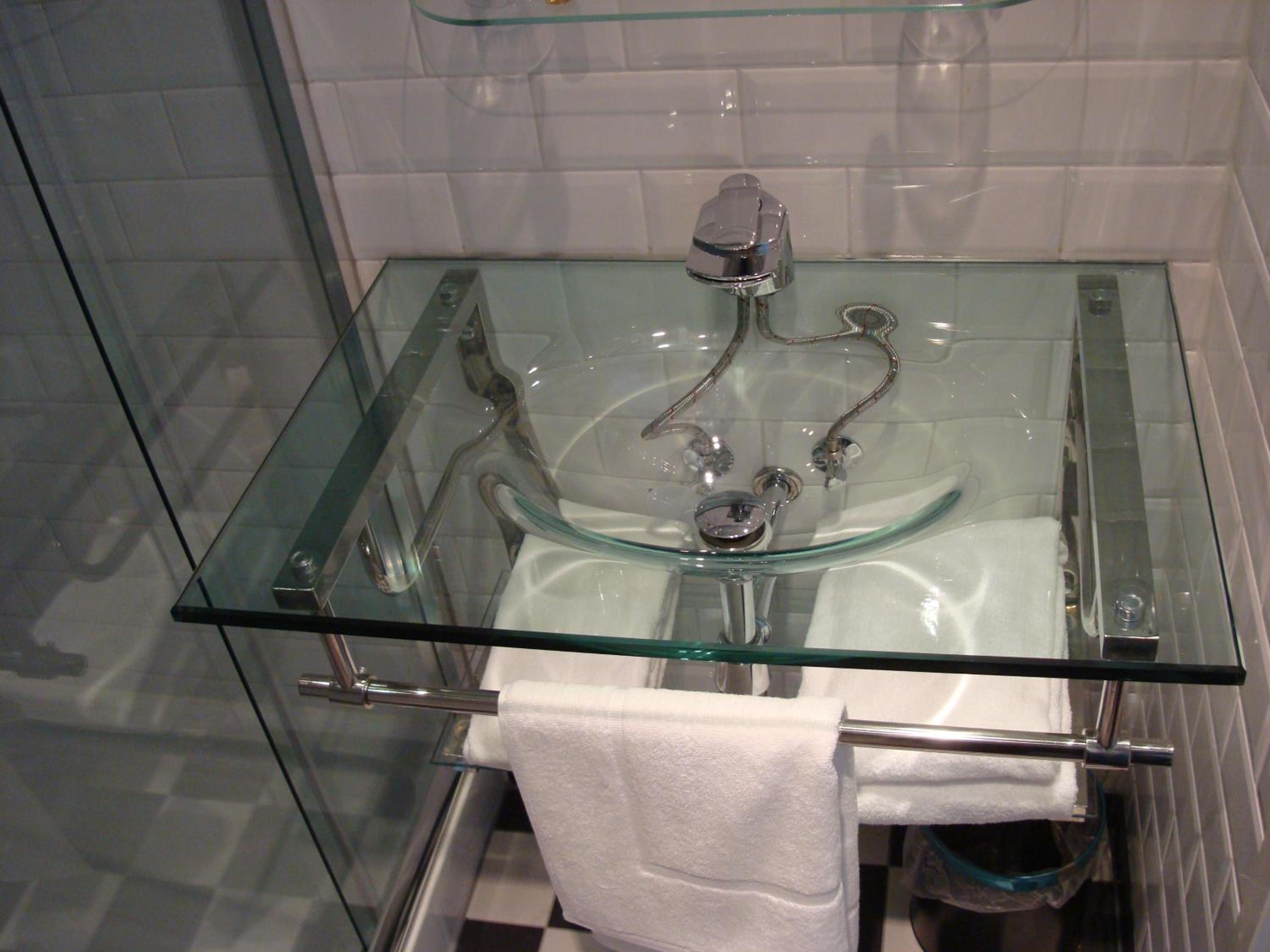Standard Double or Twin Room - Photo 5