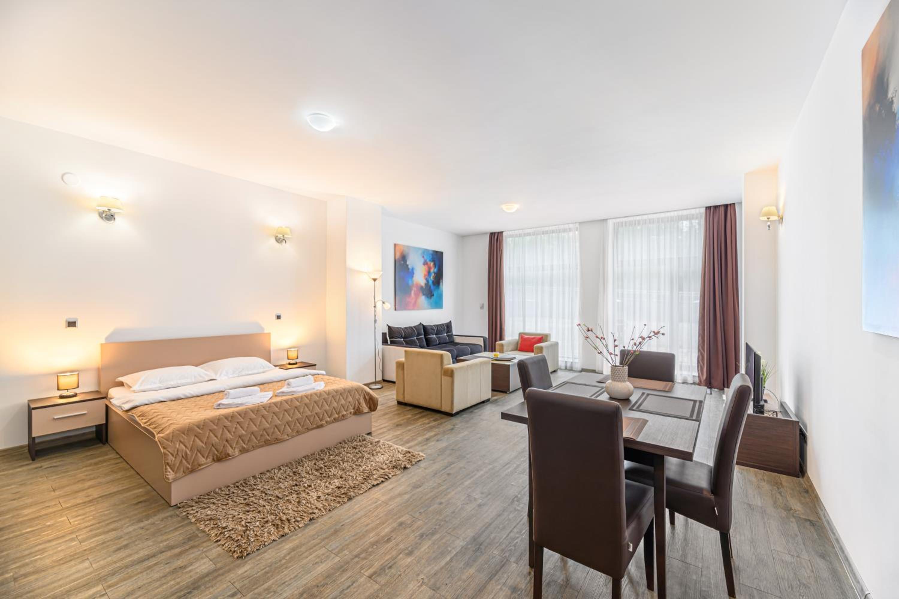 One-Bedroom Apartment