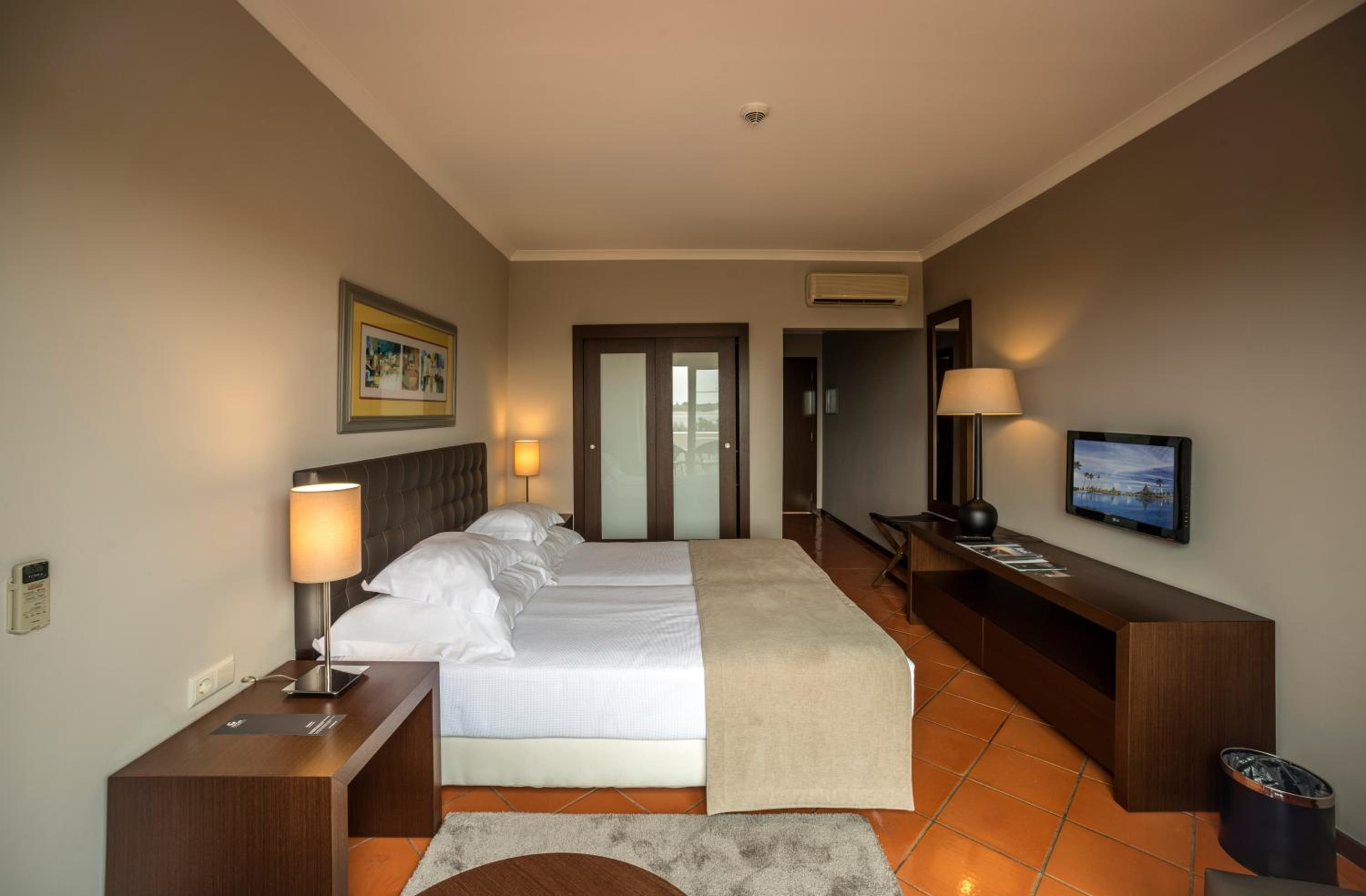 Twin Room with Ria View