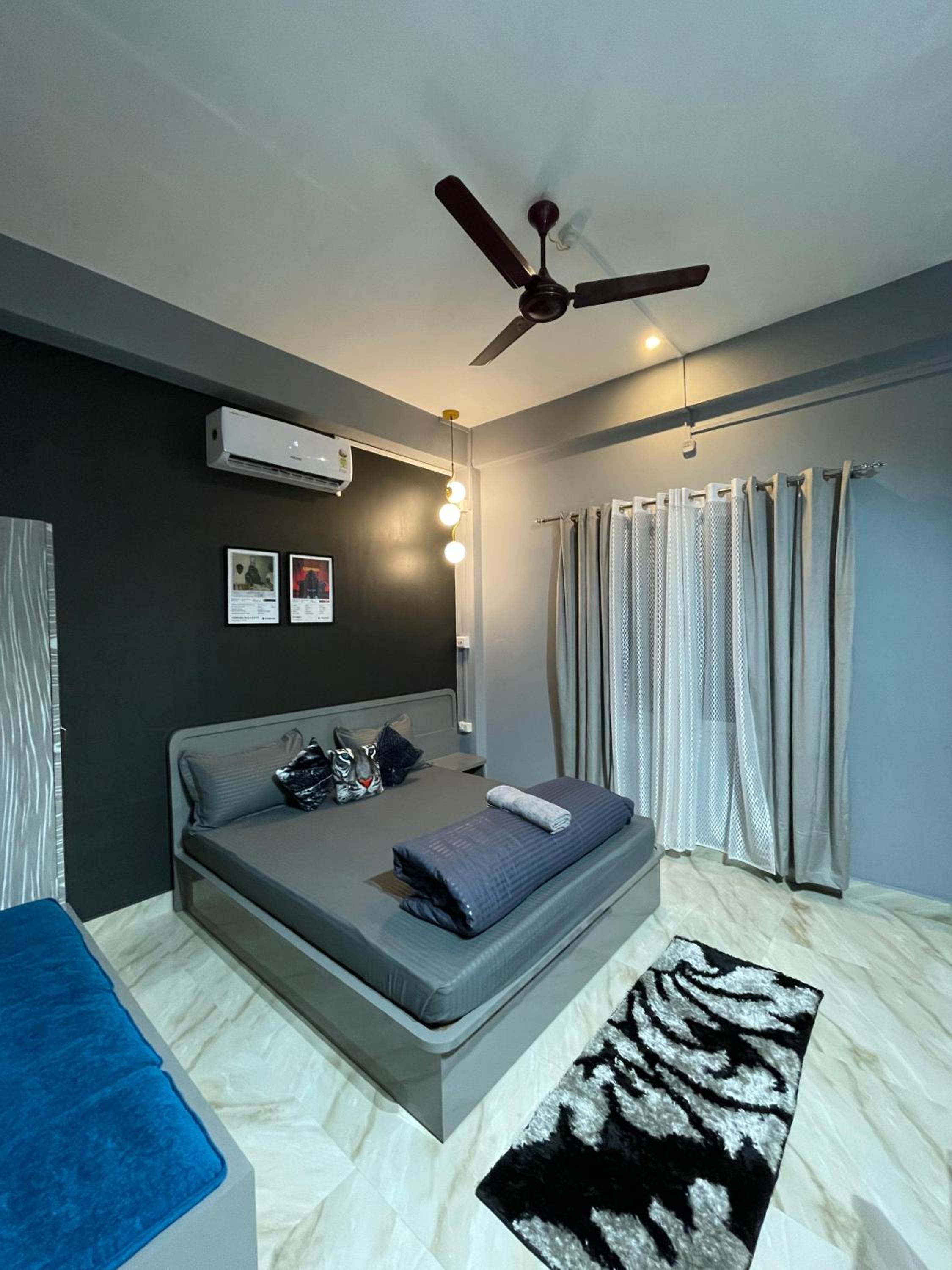 Double Room with Balcony (2 Adults + 1 Child) photo 1
