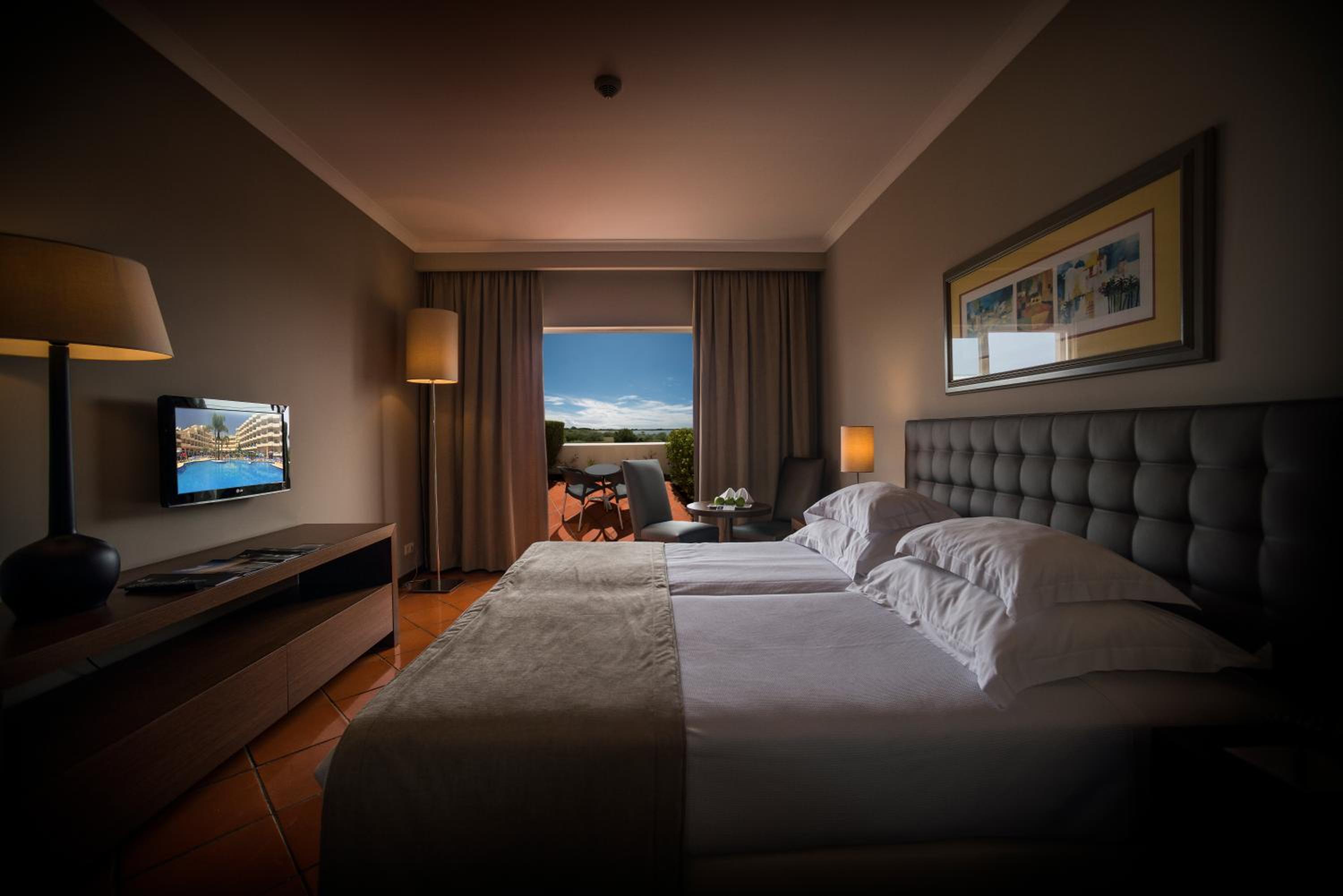 Twin Room with Ria View