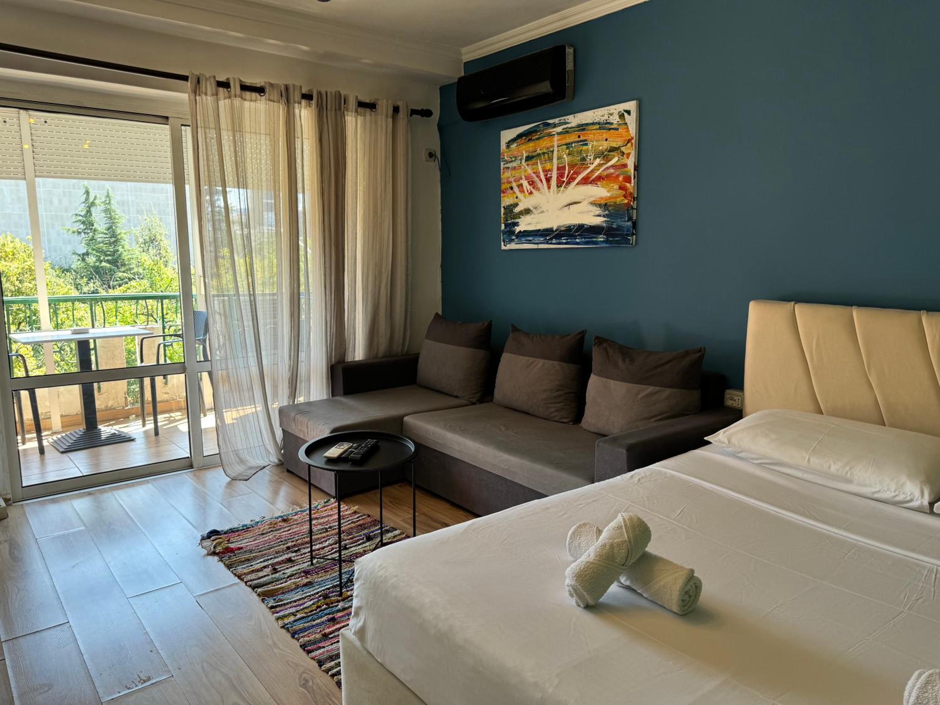 One-Bedroom Apartment