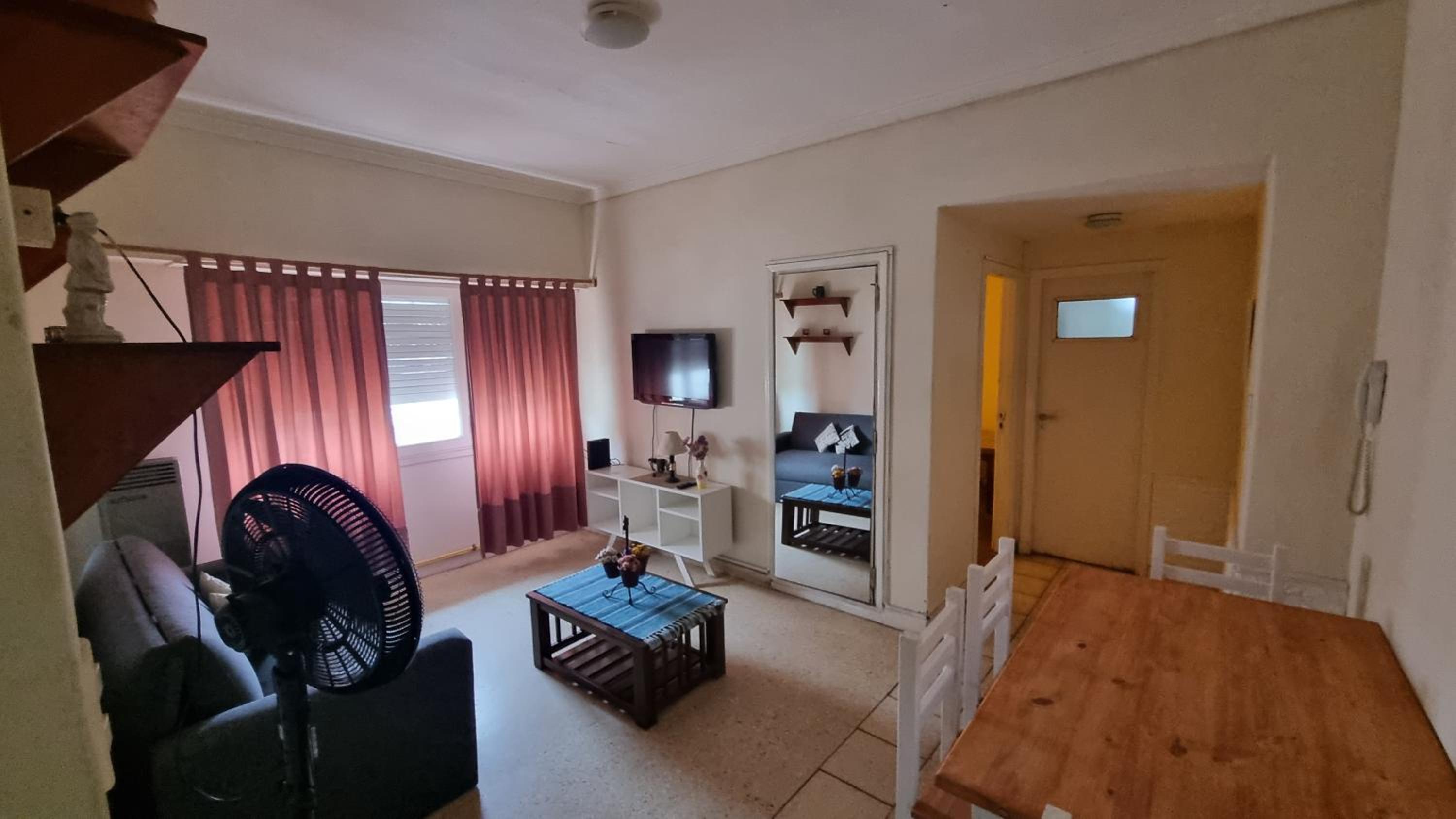 One-Bedroom Apartment photo 1