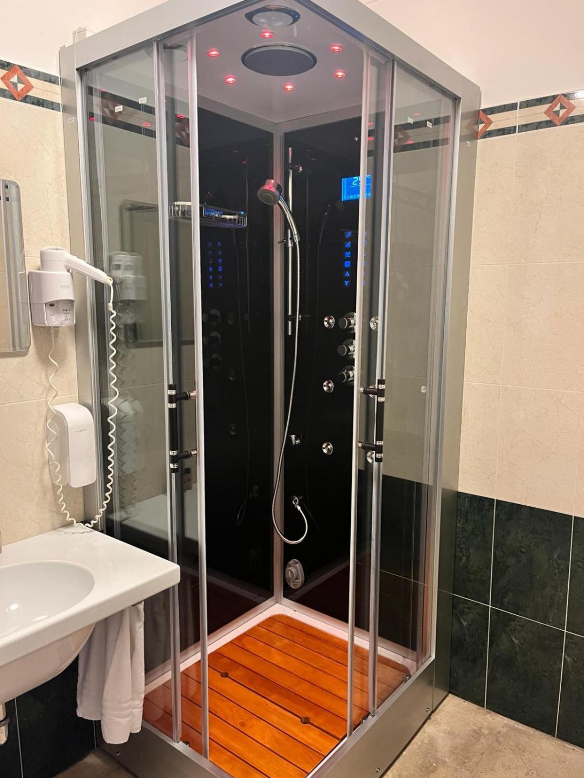 Superior Double or Twin Room - Photo 6