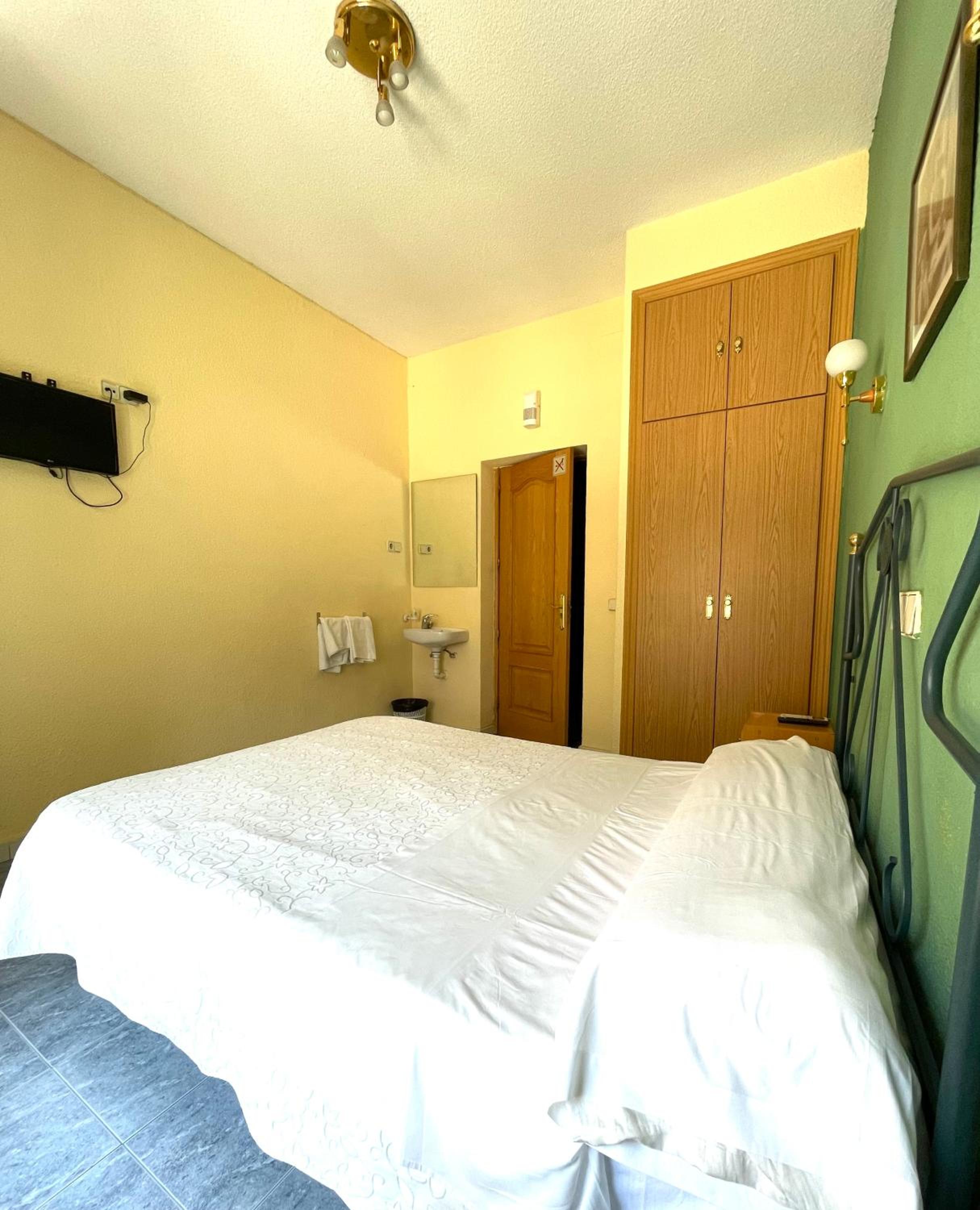Habitación doble con baño compartido