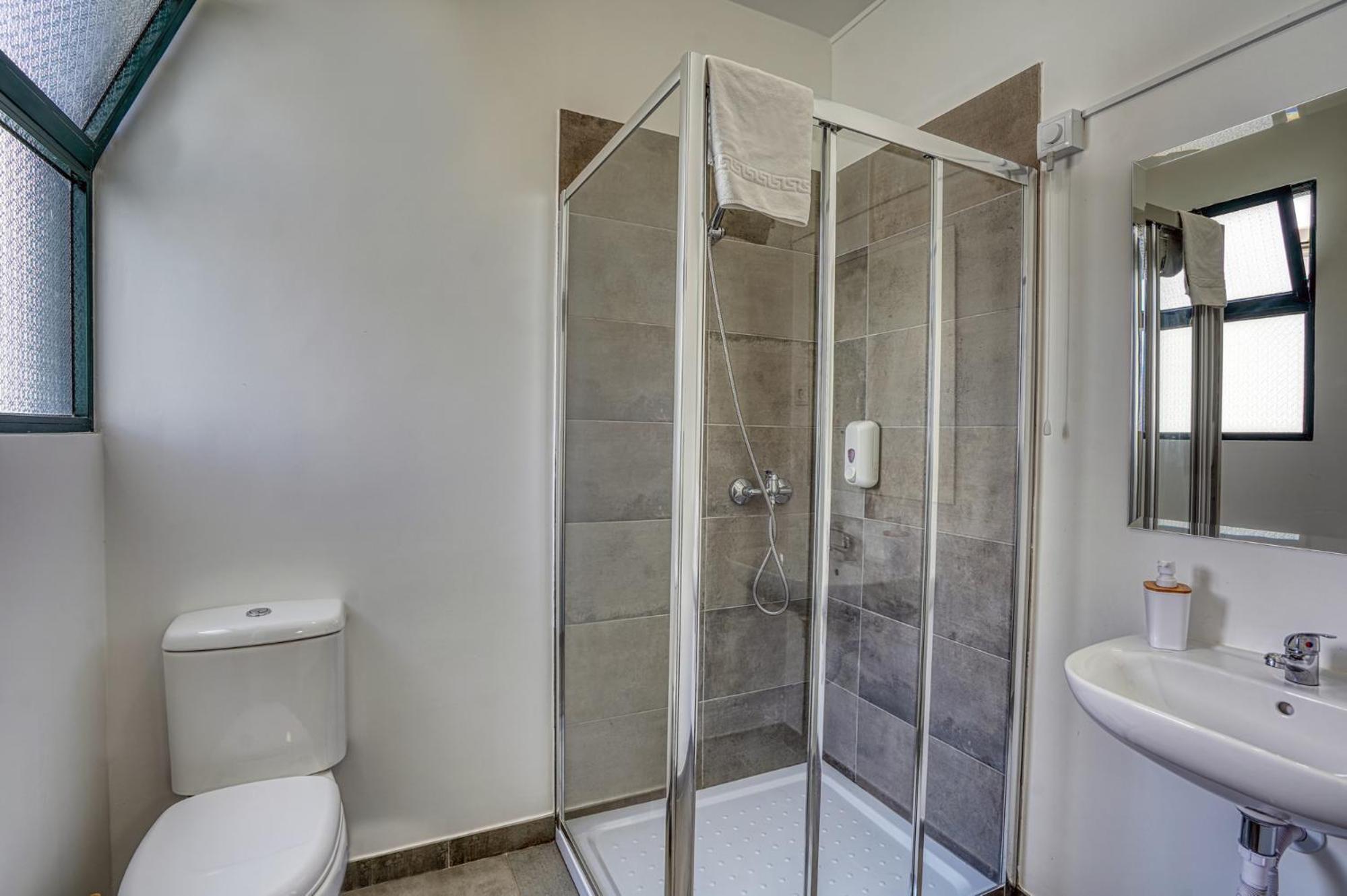 Double or Twin Room with Balcony photo 2