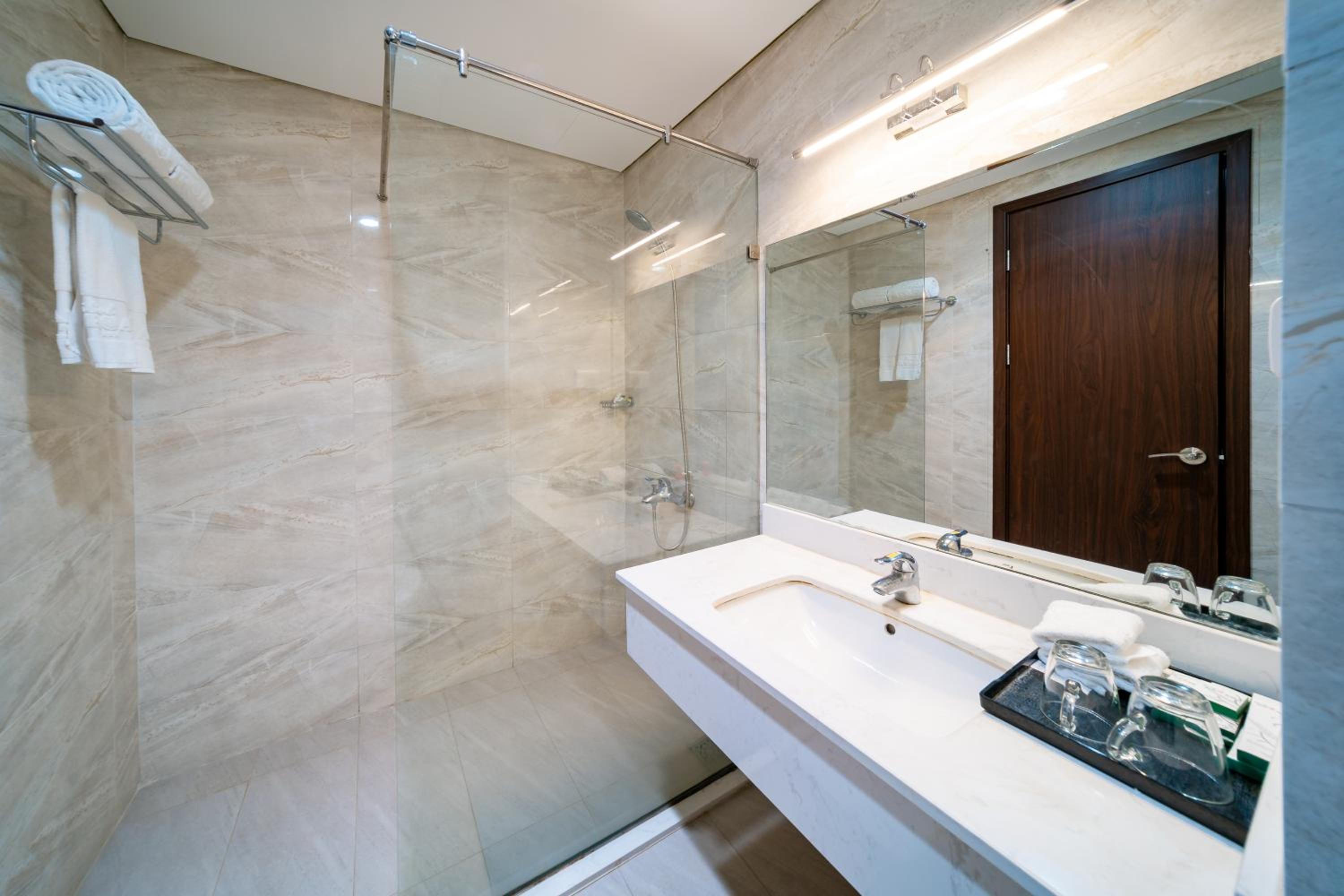 One-Bedroom Apartment - Photo 4