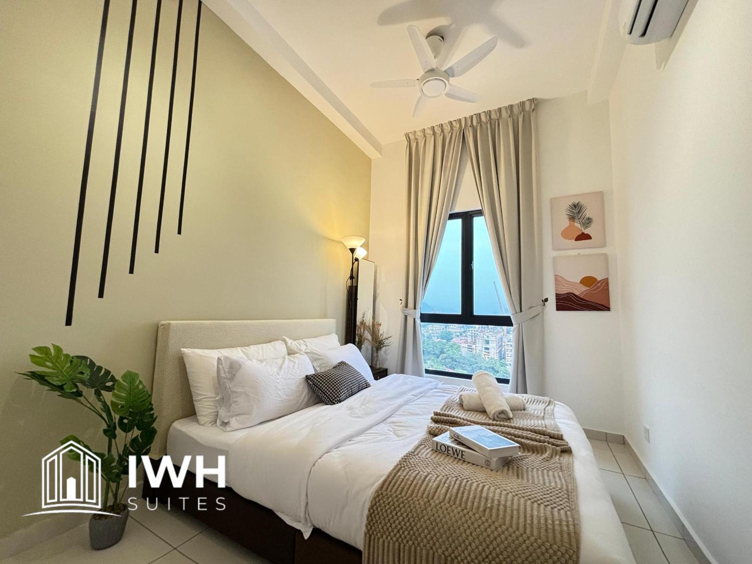 Three-Bedroom Deluxe Apartment - Photo 4