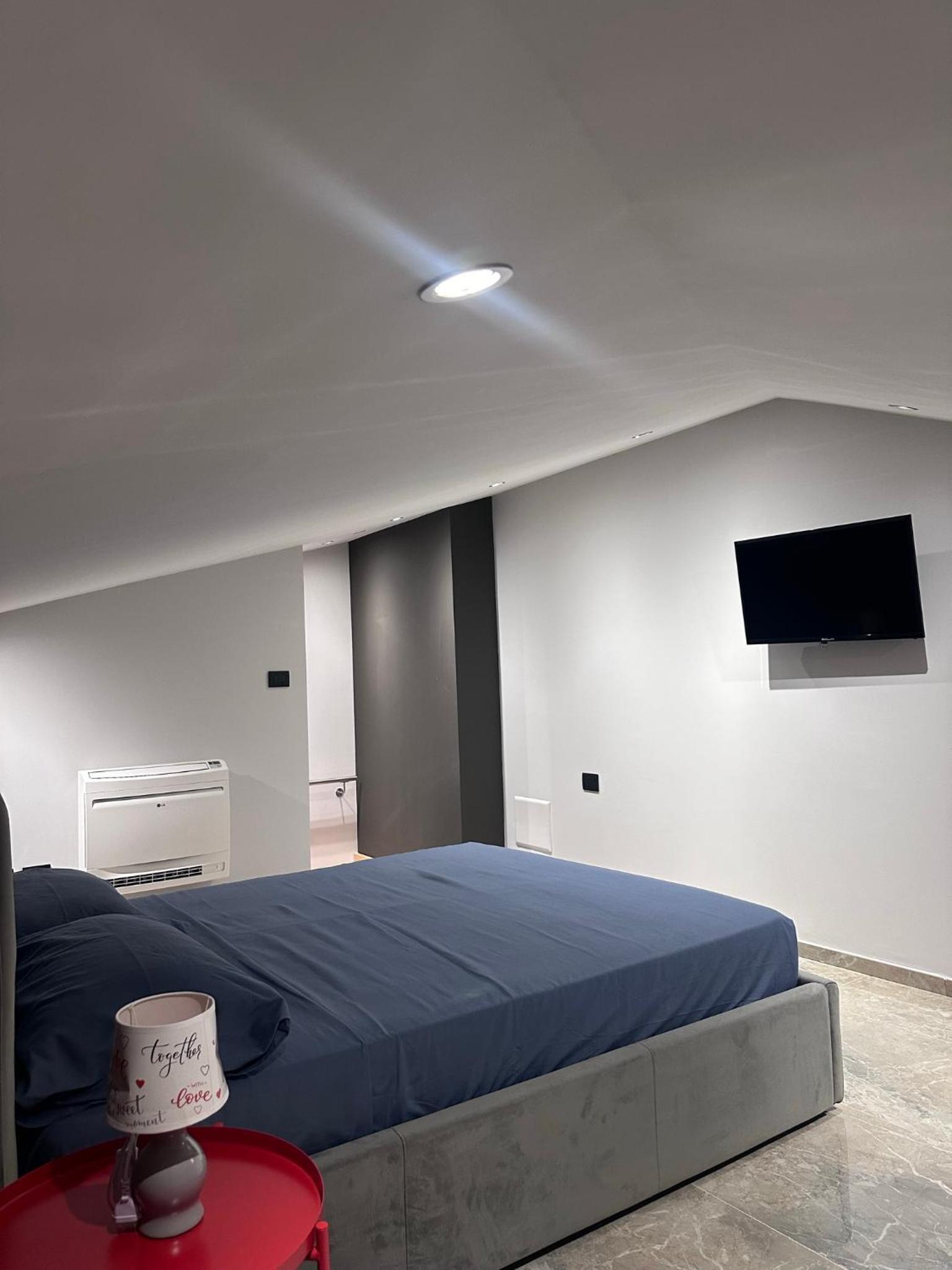 King Room with Balcony photo 1