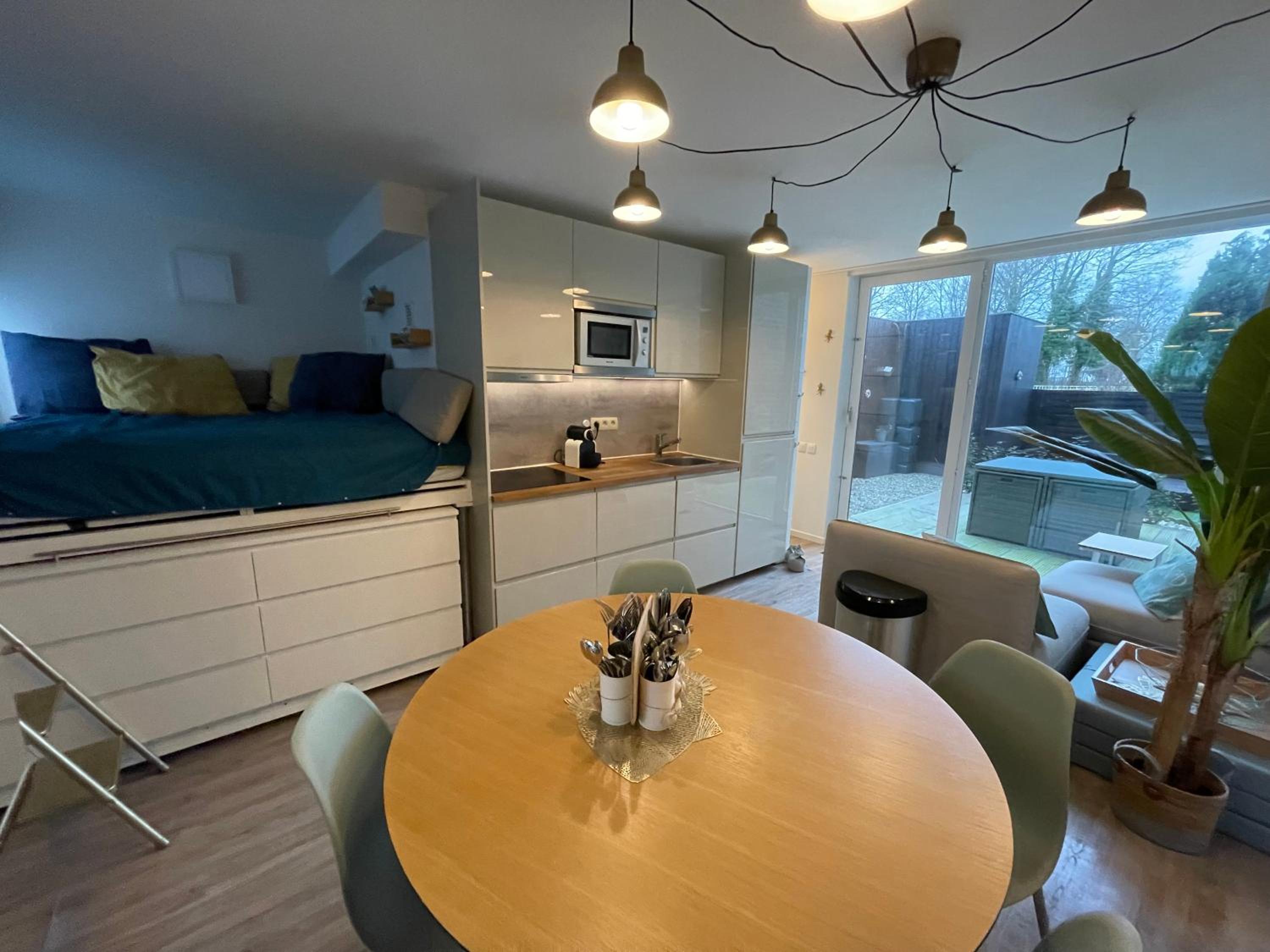 One-Bedroom Apartment photo 2