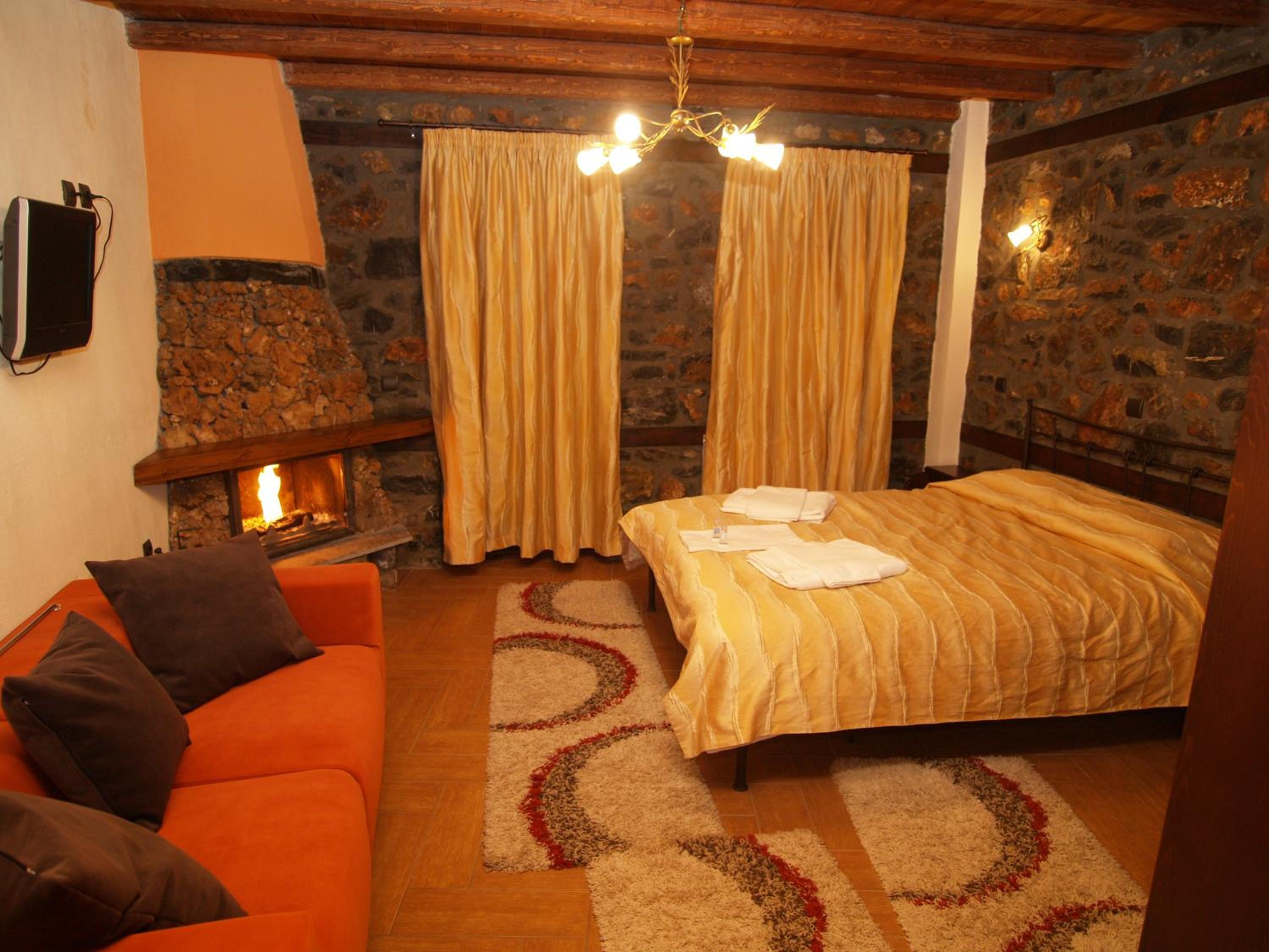 Deluxe Double Room with Sauna-Hydro Massage Cabin and Fireplace photo 1