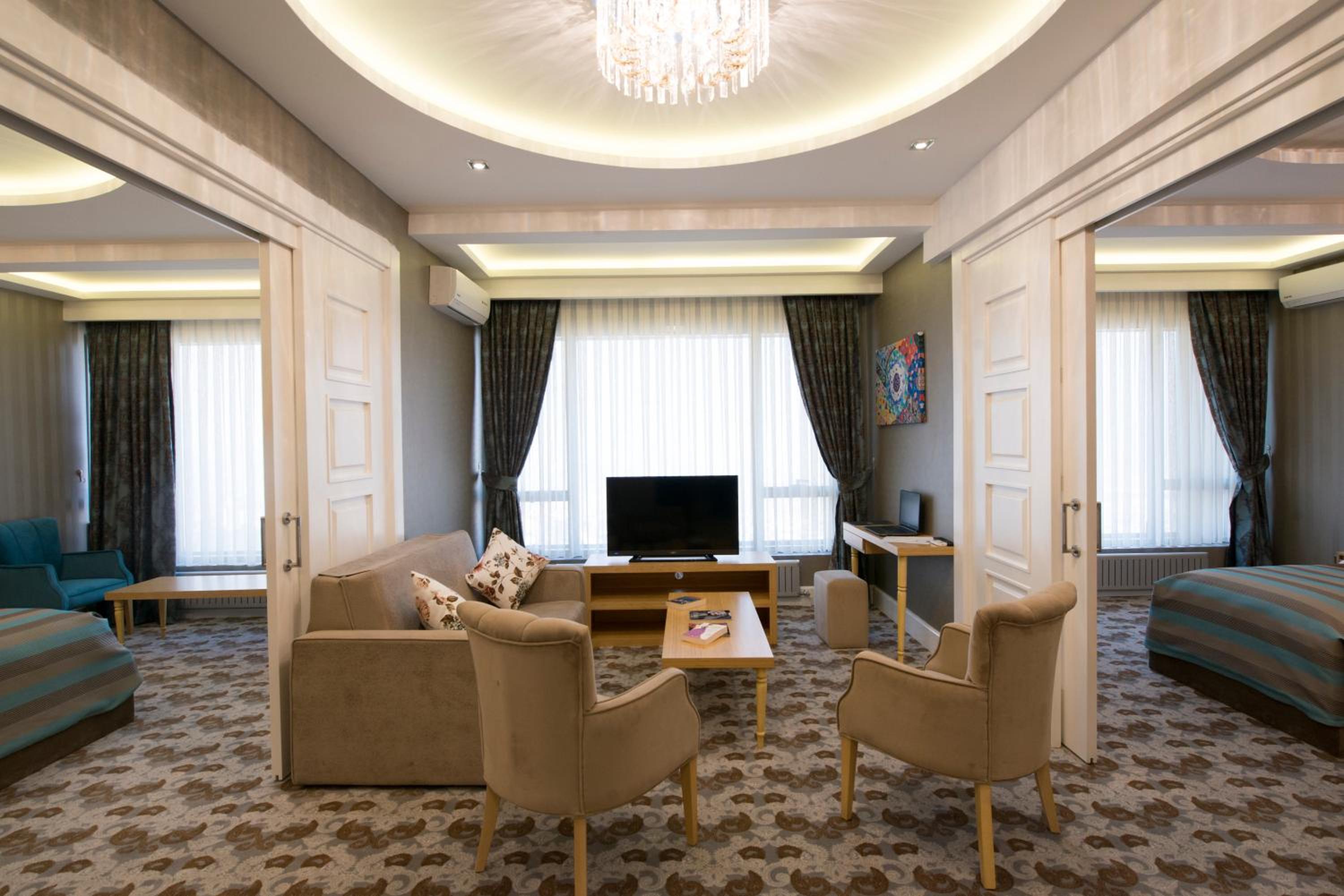 King Suite photo 2